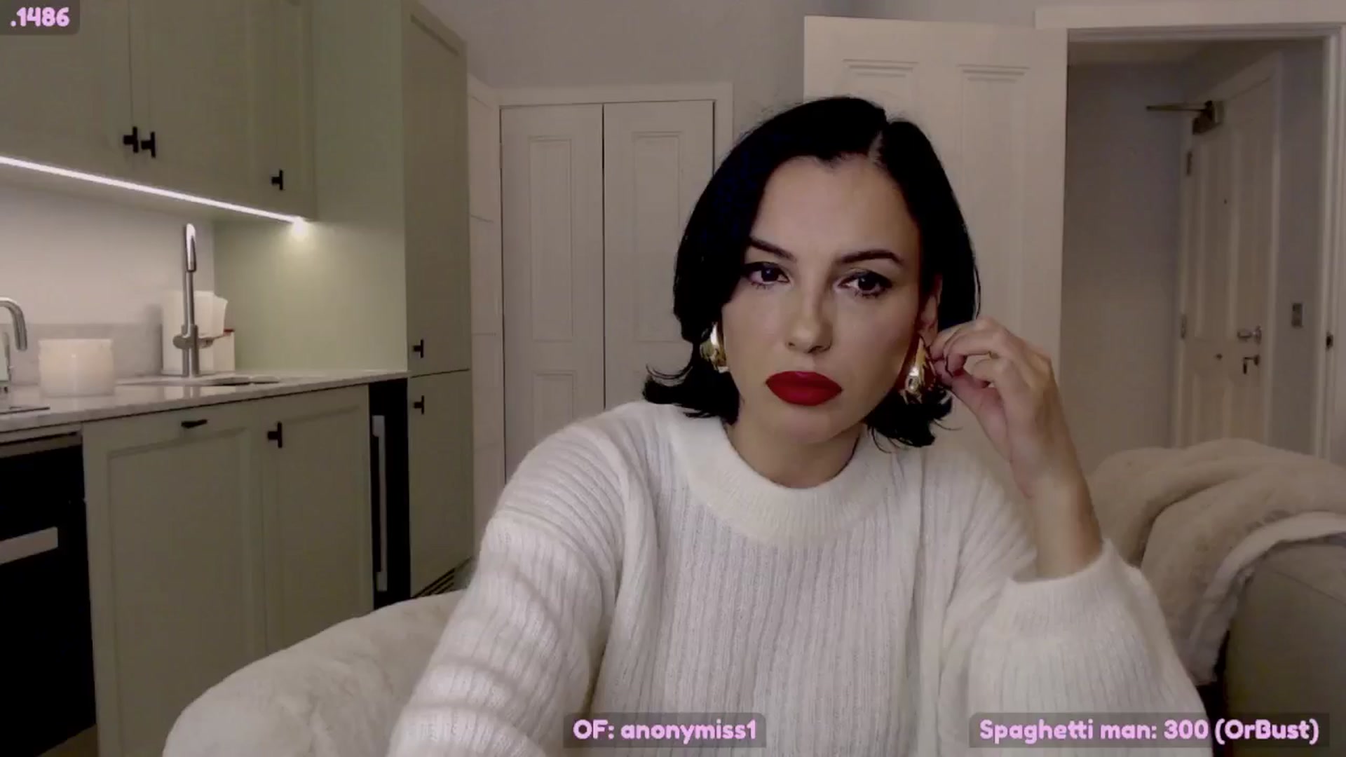 Gallery image thumbnail from Maze__'s myfreecams stream on, 10/18/2024, 19:40 image 1 of 20