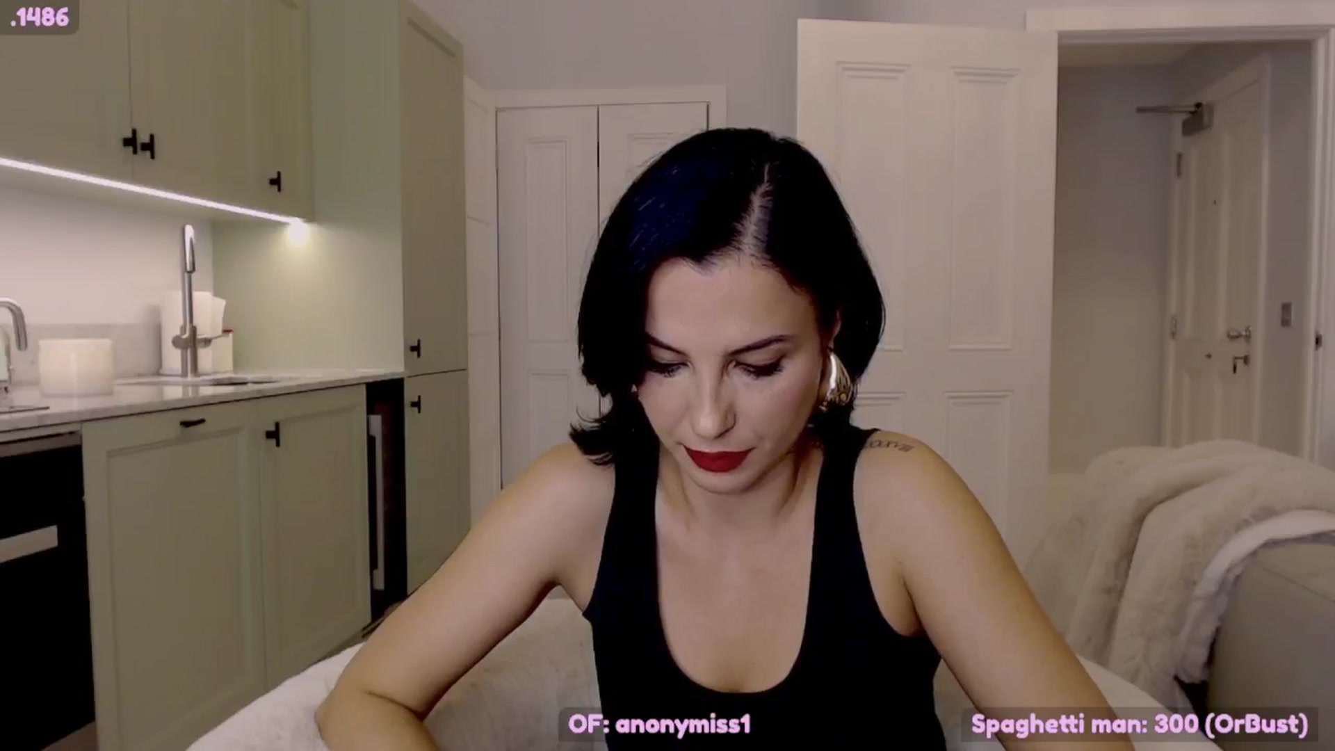 Gallery image thumbnail from Maze__'s myfreecams stream on, 10/18/2024, 19:40 image 12 of 20