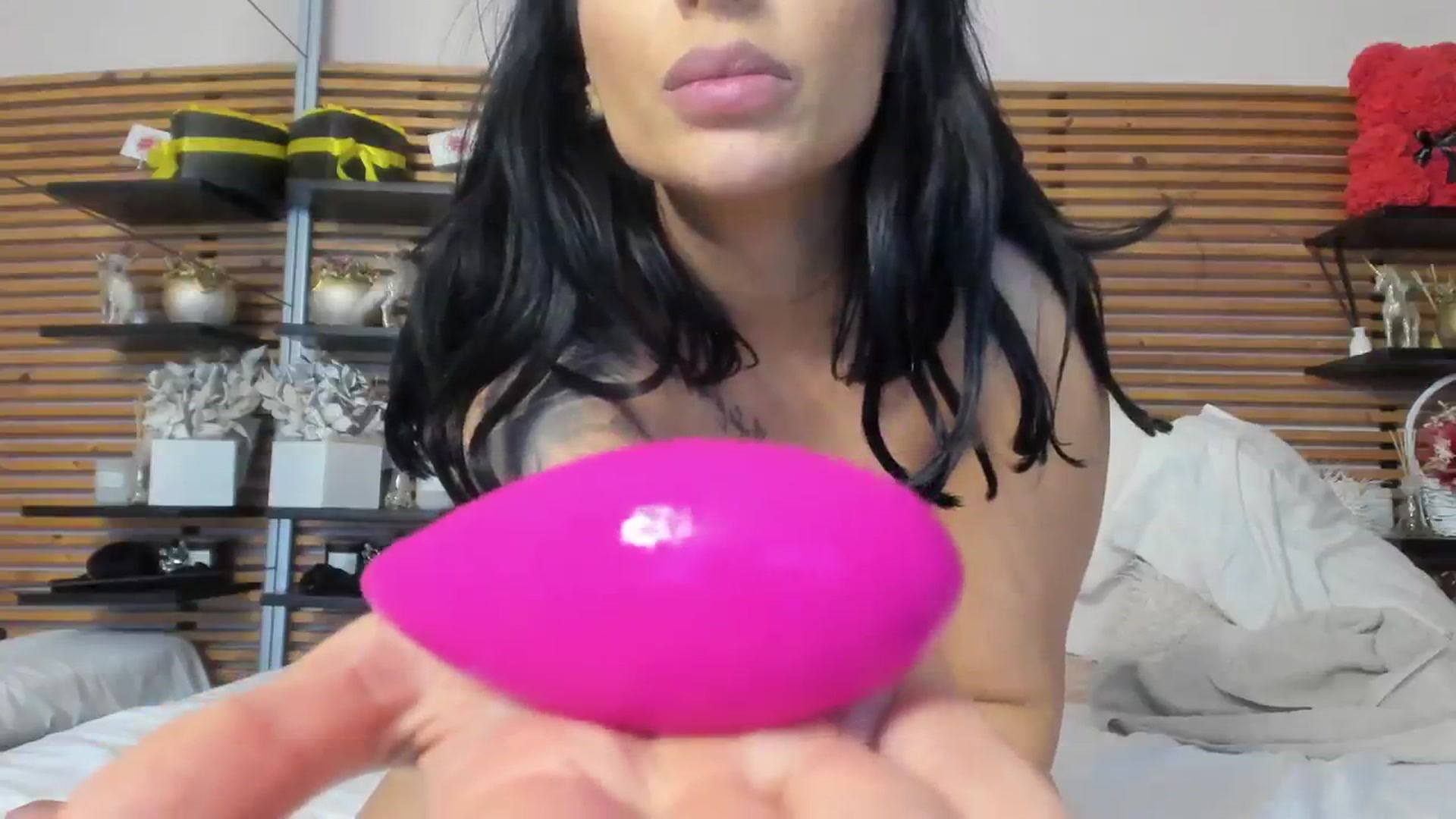 Gallery image thumbnail from Mazeekiin's myfreecams stream on, 03/08/2024, 10:19 image 18 of 20