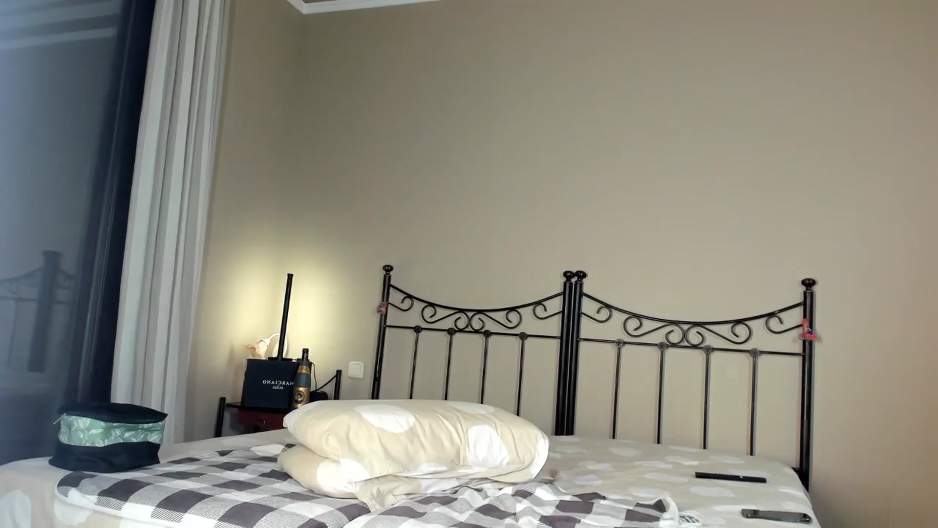 Gallery image thumbnail from Mazeky's myfreecams stream on, 11/25/2024, 21:56 image 16 of 20