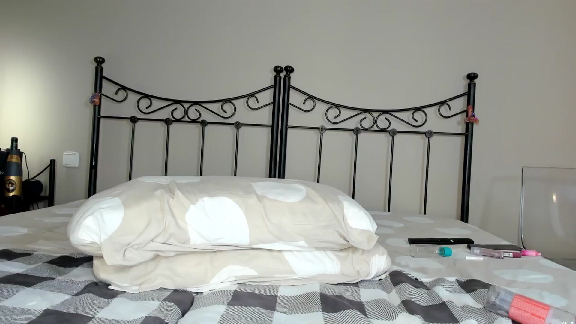 Gallery image thumbnail from Mazeky's myfreecams stream on, 11/26/2024, 24:20 image 19 of 20