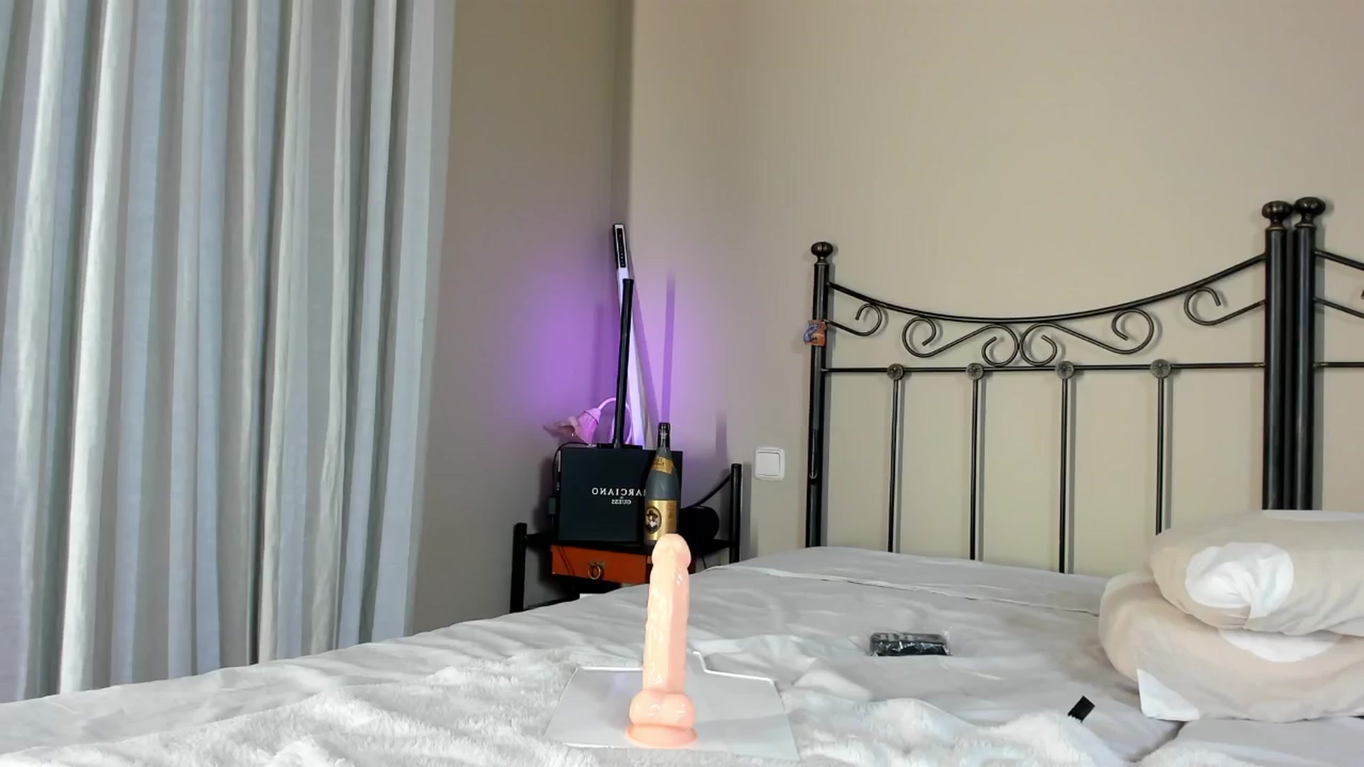 Gallery image thumbnail from Mazeky's myfreecams stream on, 12/09/2024, 24:08 image 12 of 20