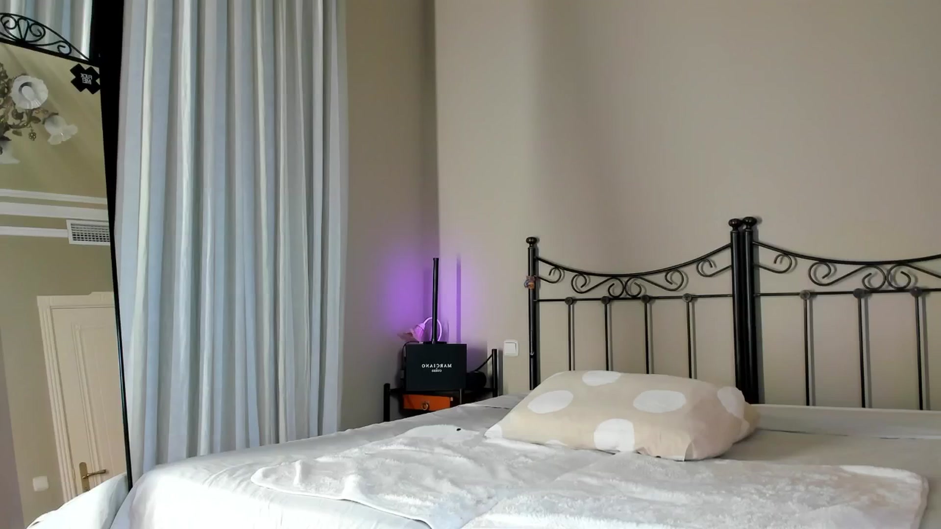 Gallery image thumbnail from Mazeky's myfreecams stream on, 12/10/2024, 24:06 image 15 of 20