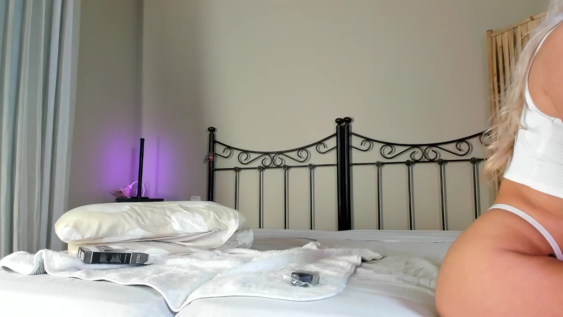 Gallery image thumbnail from Mazeky's myfreecams stream on, 12/10/2024, 24:06 image 1 of 20