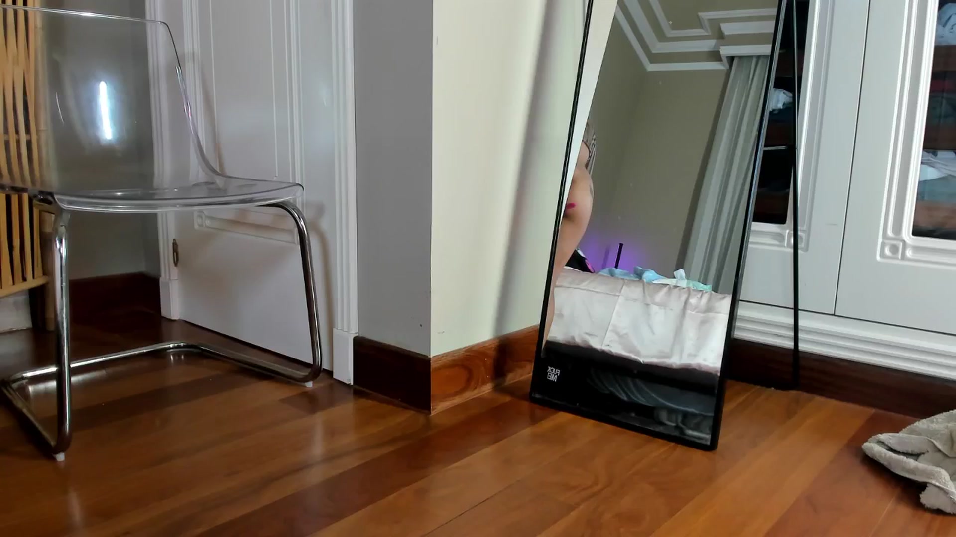 Gallery image thumbnail from Mazeky's myfreecams stream on, 12/19/2024, 21:23 image 4 of 20