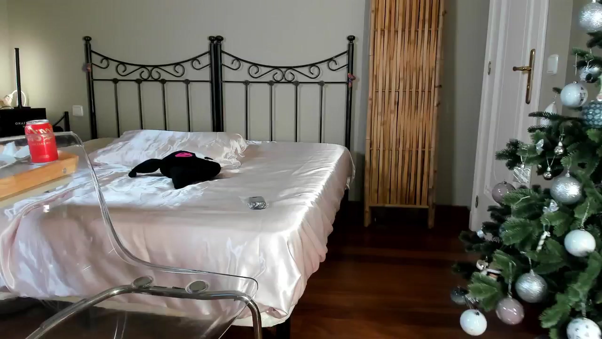 Gallery image thumbnail from Mazeky's myfreecams stream on, 01/04/2025, 24:57 image 9 of 20