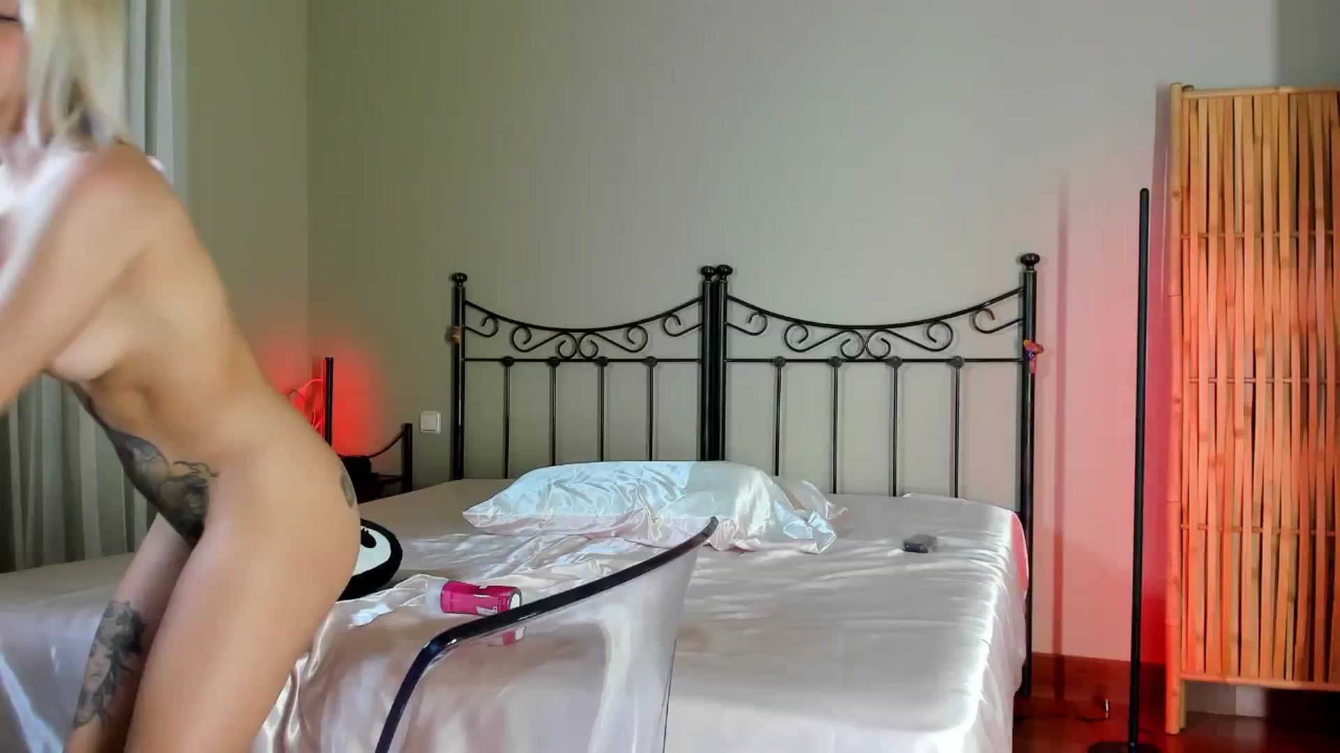 Gallery image thumbnail from Mazeky's myfreecams stream on, 01/12/2025, 21:25 image 17 of 20
