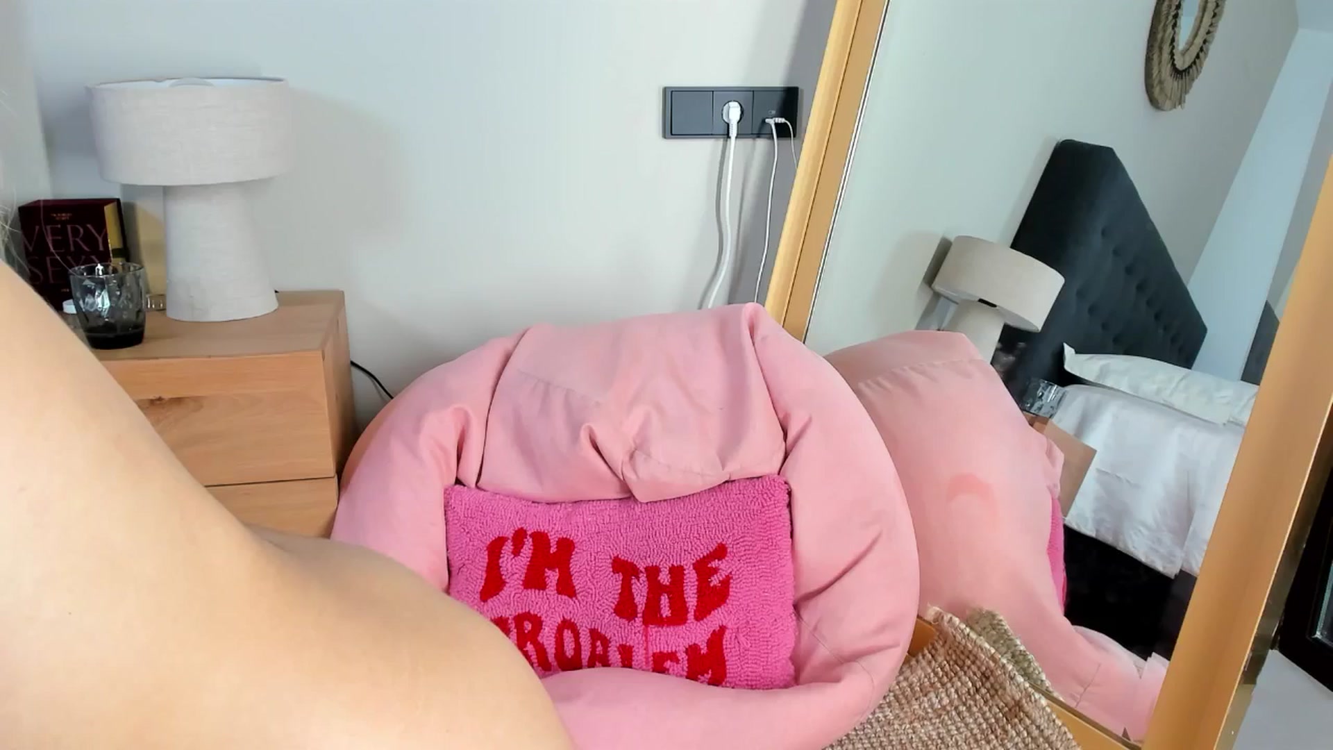 Gallery image thumbnail from Mazeky's myfreecams stream on, 04/19/2025, 21:21 image 3 of 20