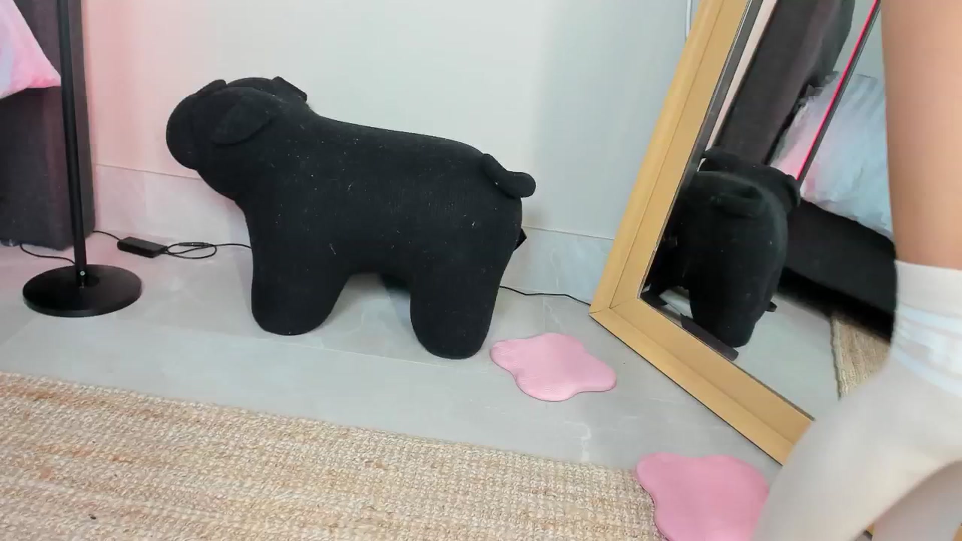 Gallery image thumbnail from Mazeky's myfreecams stream on, 07/10/2025, 20:01 image 17 of 20