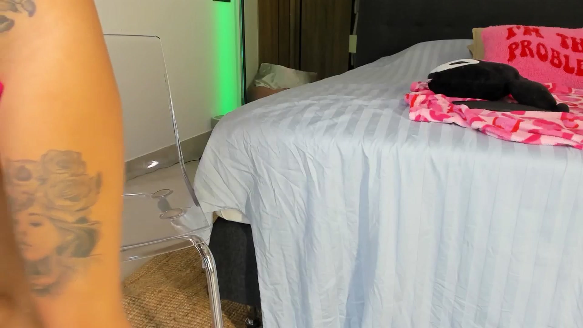 Gallery image thumbnail from Mazeky's myfreecams stream on, 07/15/2025, 18:38 image 7 of 20
