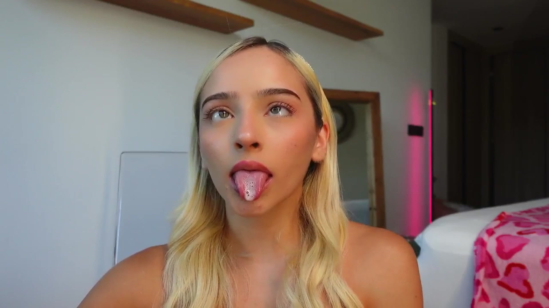 Gallery image thumbnail from Mazeky's myfreecams stream on, 07/25/2025, 19:28 image 7 of 20