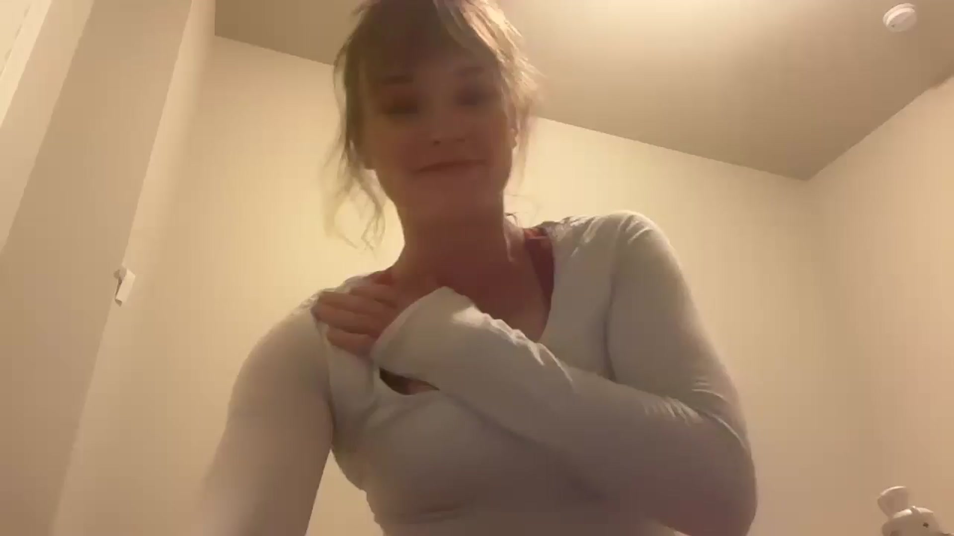 Gallery image thumbnail from Mazie's myfreecams stream on, 03/23/2026, 03:13 image 8 of 20