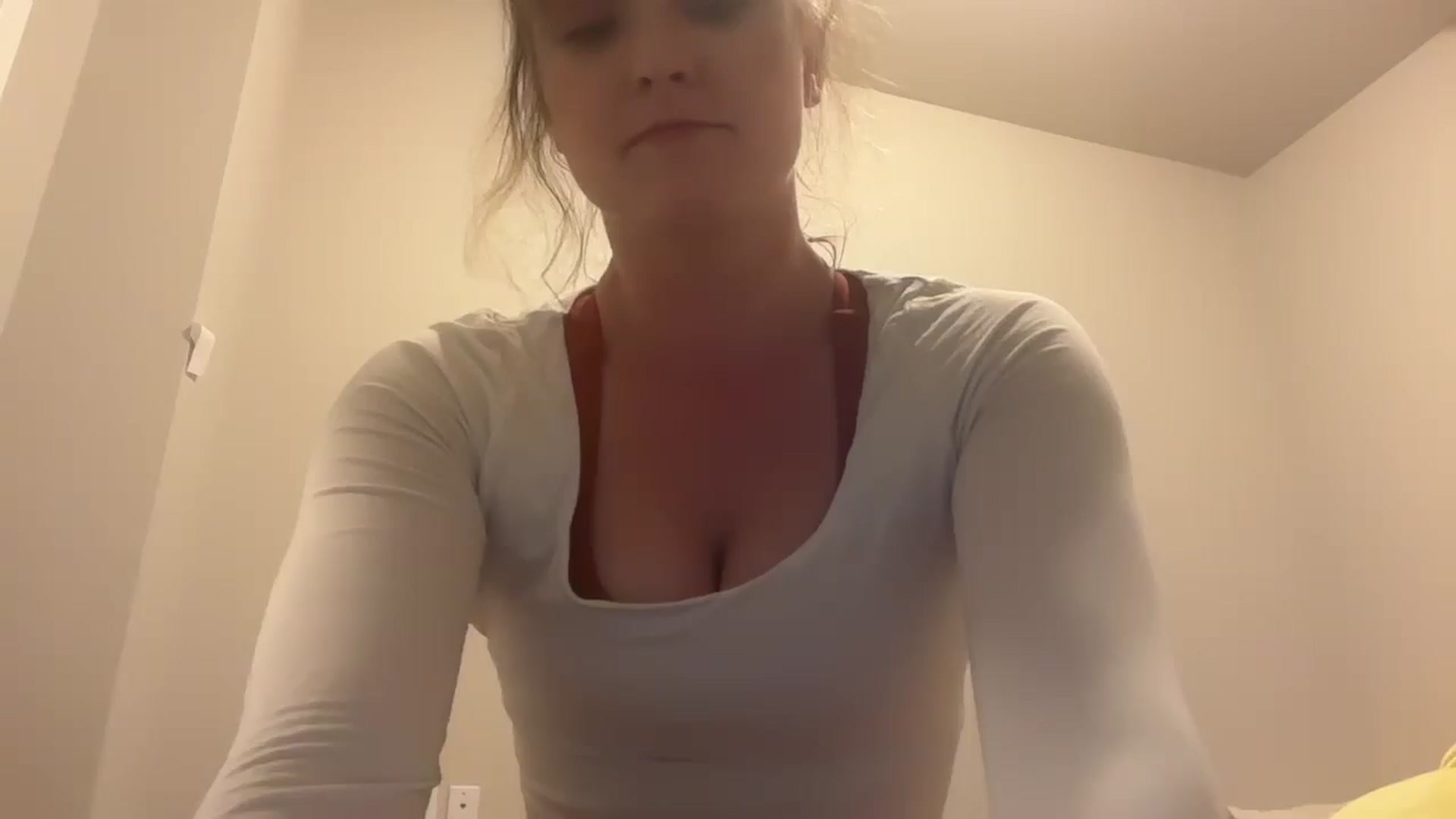 Gallery image thumbnail from Mazie's myfreecams stream on, 03/23/2026, 03:13 image 9 of 20