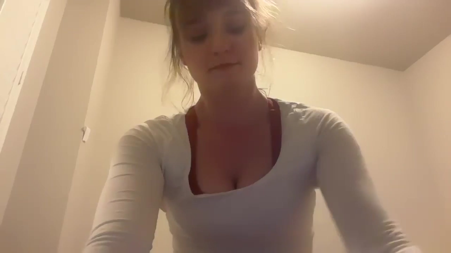 Gallery image thumbnail from Mazie's myfreecams stream on, 03/23/2026, 03:13 image 12 of 20