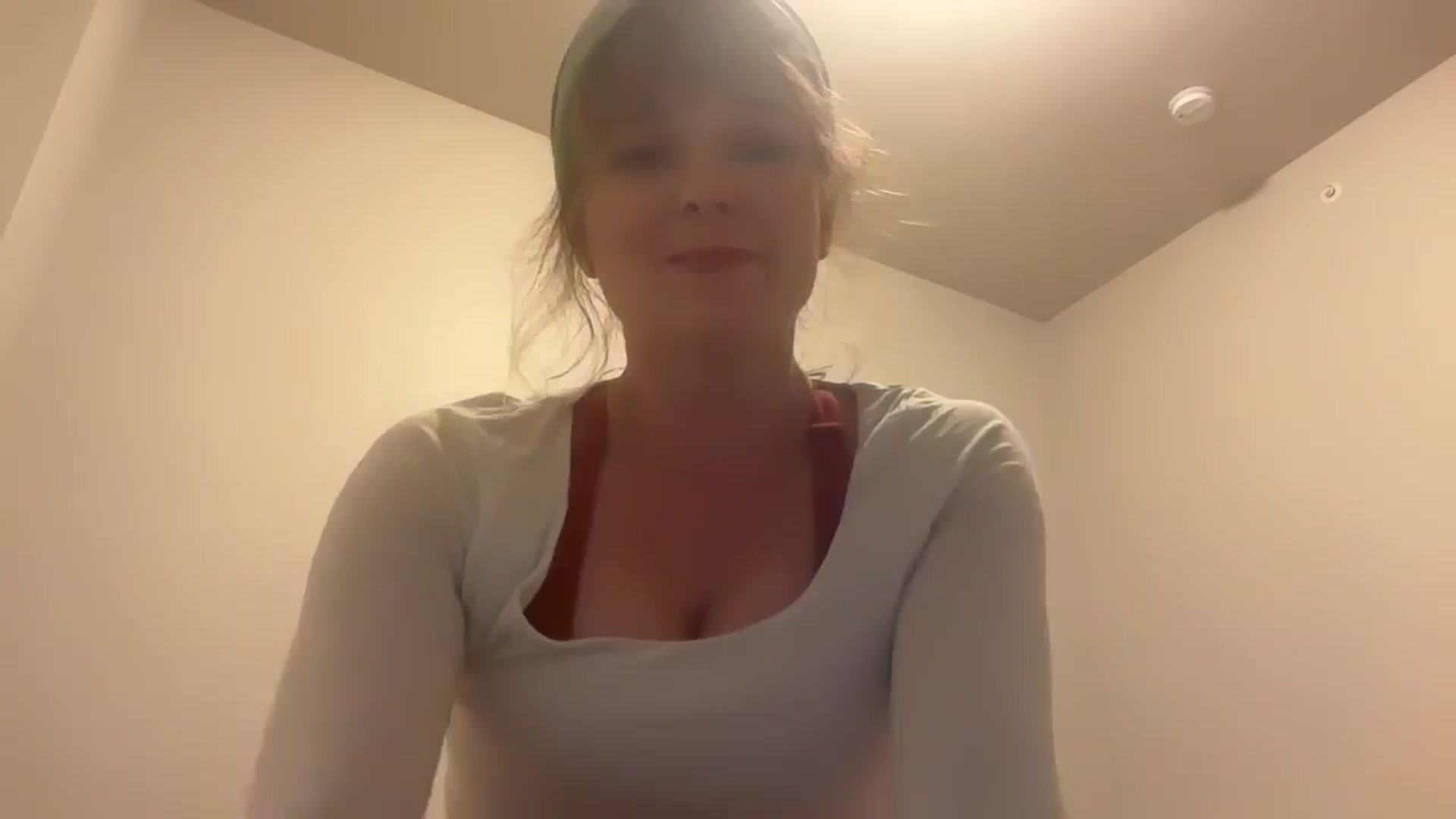 Gallery image thumbnail from Mazie's myfreecams stream on, 03/23/2026, 03:13 image 1 of 20