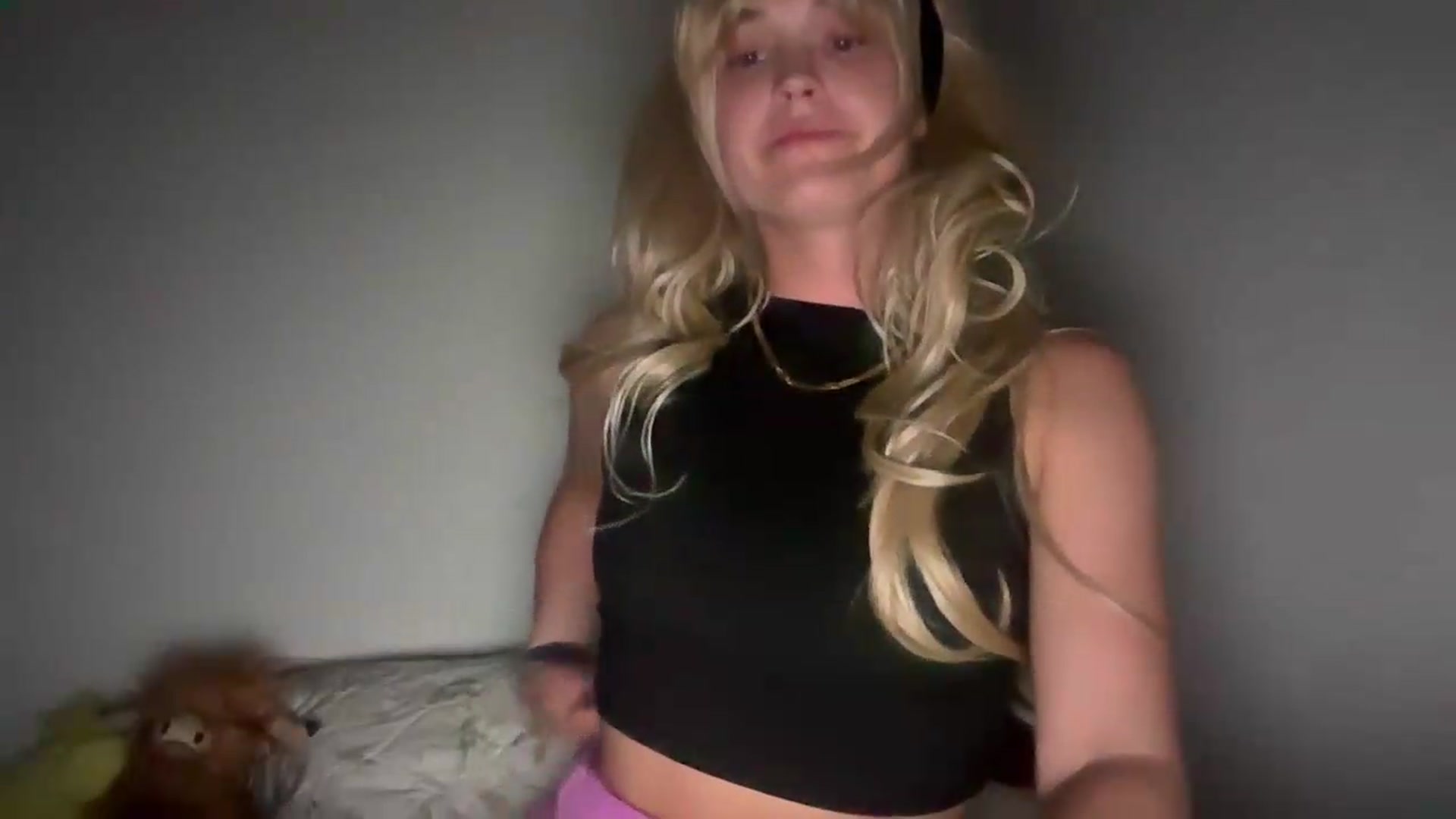 Gallery image thumbnail from Mazie's myfreecams stream on, 07/06/2026, 02:31 image 10 of 20