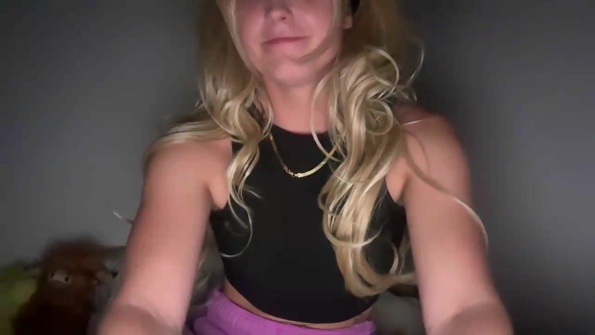 Gallery image thumbnail from Mazie's myfreecams stream on, 07/06/2026, 02:31 image 6 of 20