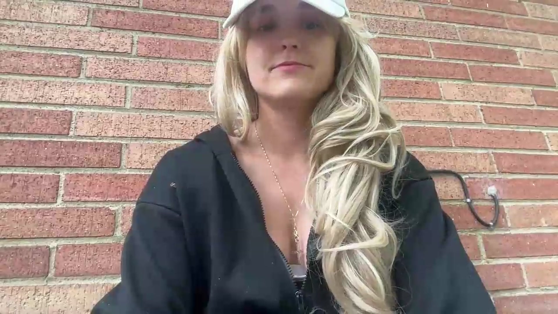 Gallery image thumbnail from Mazie's myfreecams stream on, 07/06/2026, 23:15 image 11 of 20