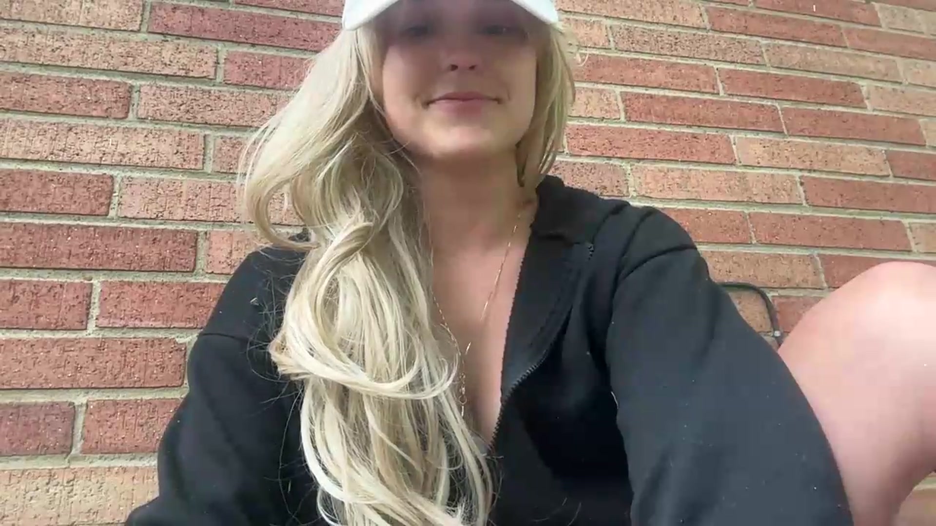 Gallery image thumbnail from Mazie's myfreecams stream on, 07/06/2026, 23:15 image 13 of 20