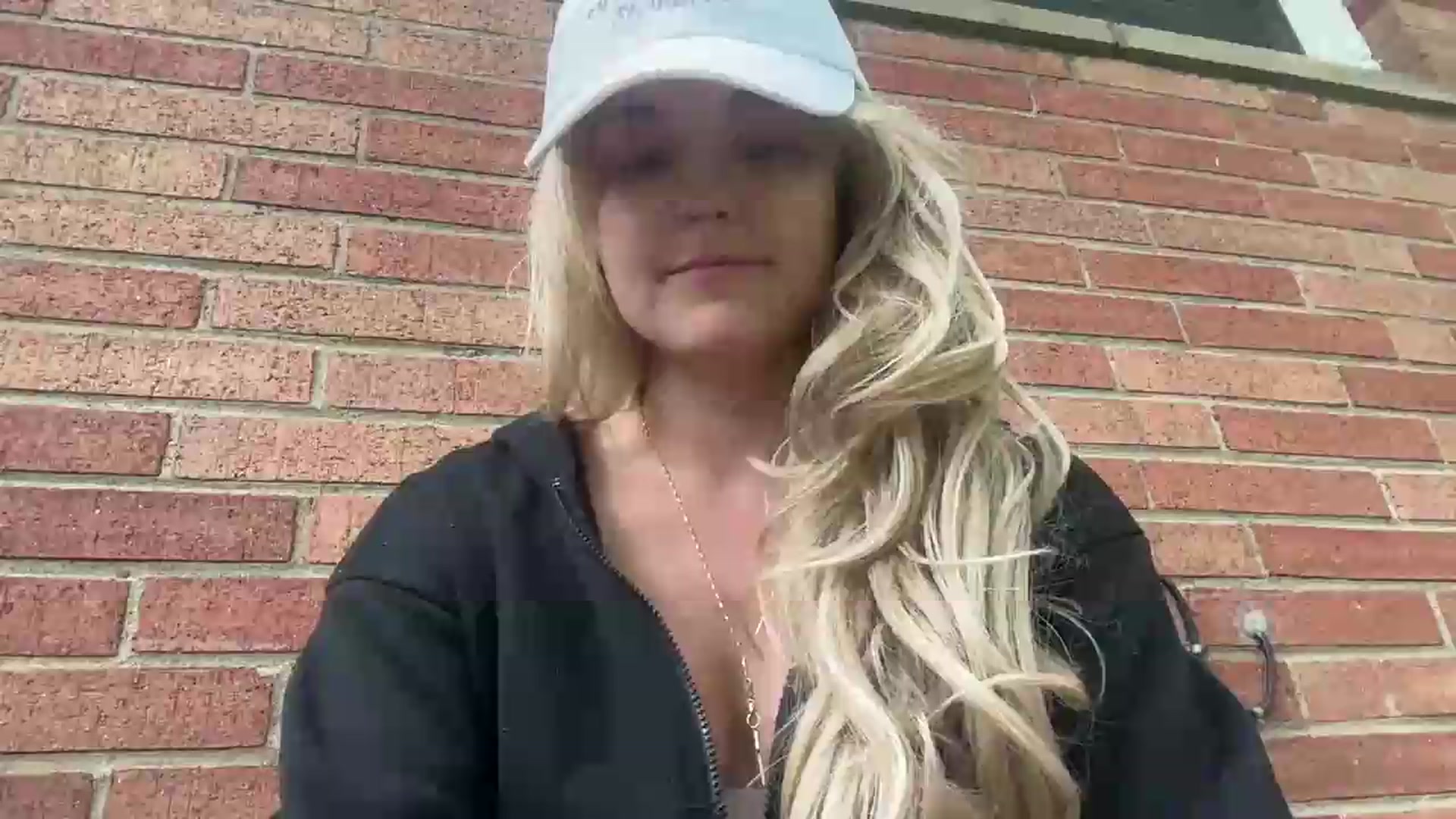 Gallery image thumbnail from Mazie's myfreecams stream on, 07/06/2026, 23:15 image 3 of 20