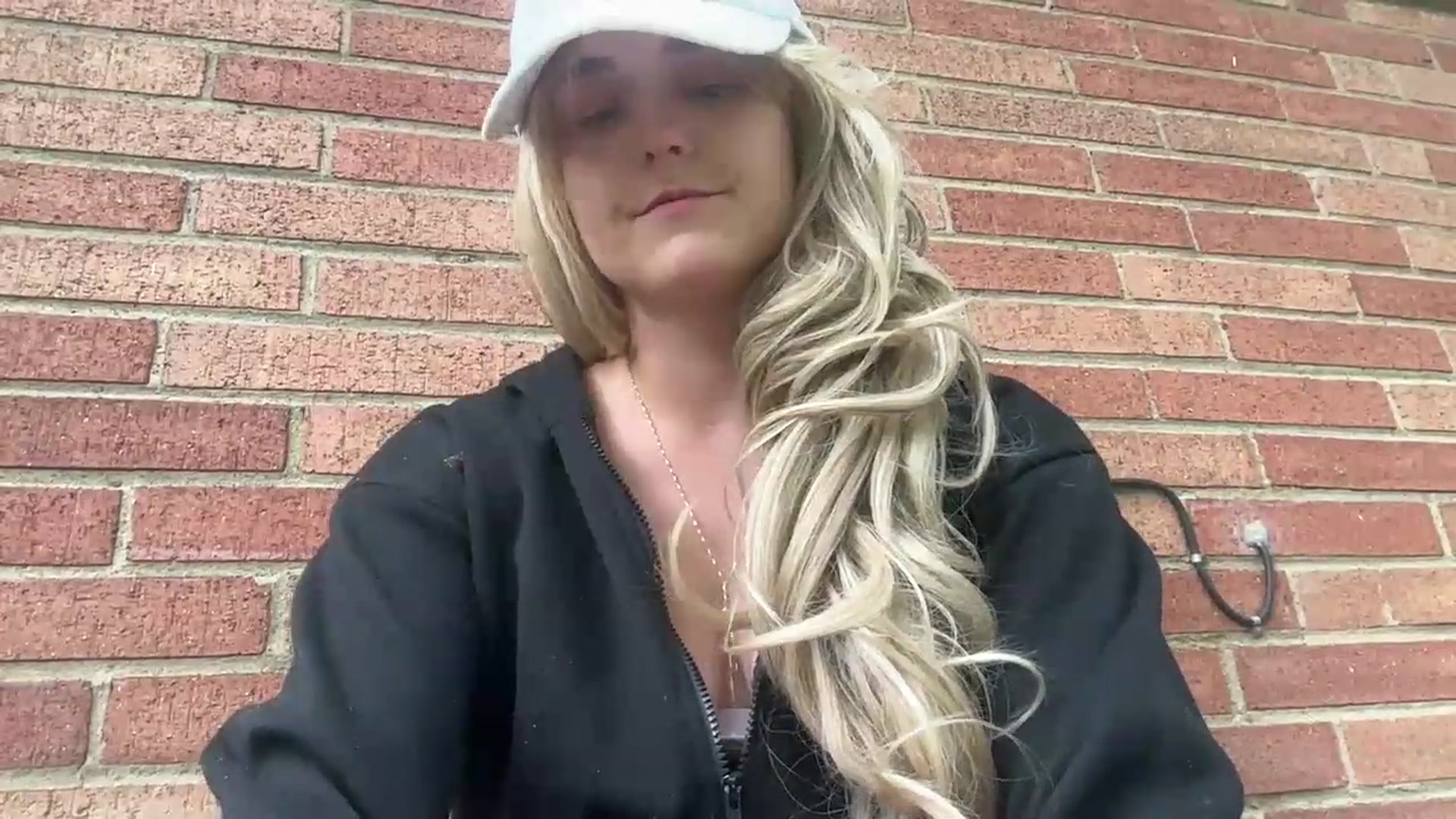 Gallery image thumbnail from Mazie's myfreecams stream on, 07/06/2026, 23:15 image 8 of 20