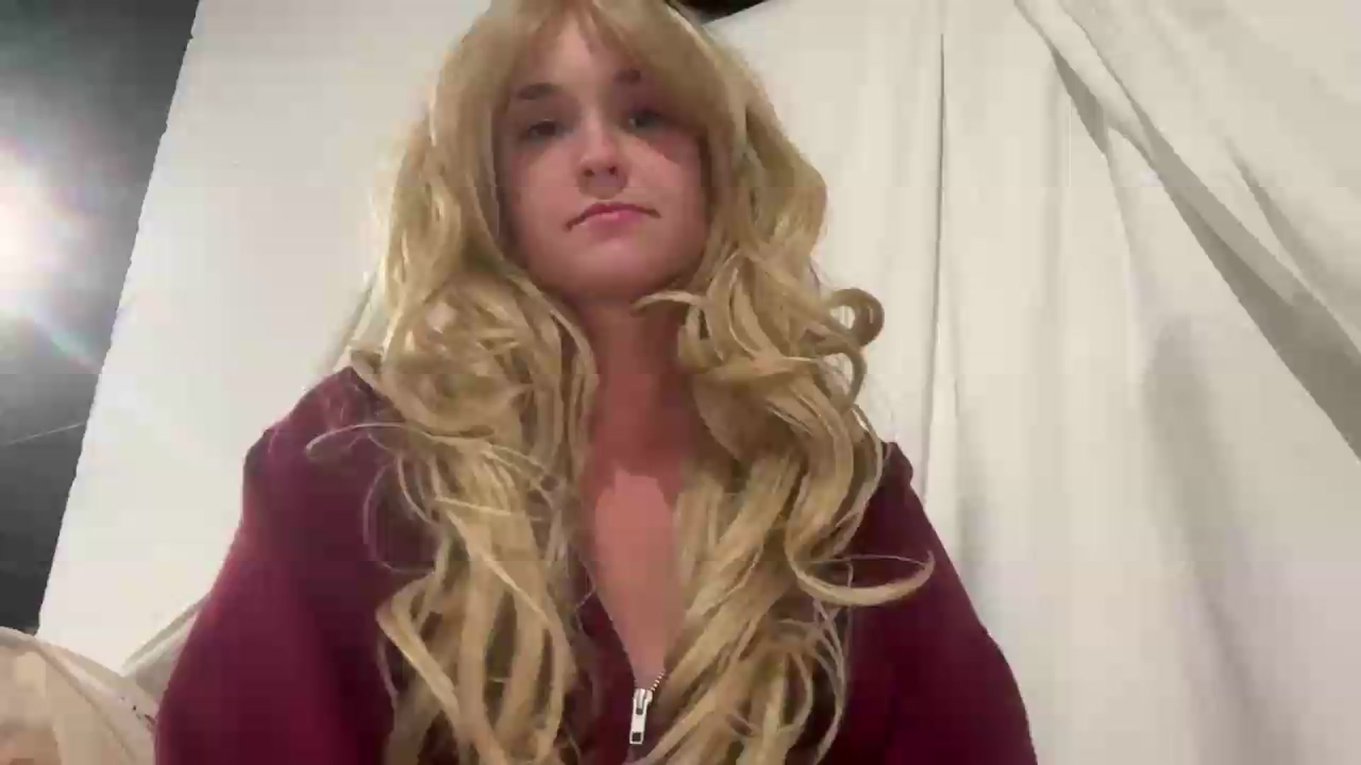 Gallery image thumbnail from Mazie's myfreecams stream on, 08/03/2026, 23:30 image 1 of 20