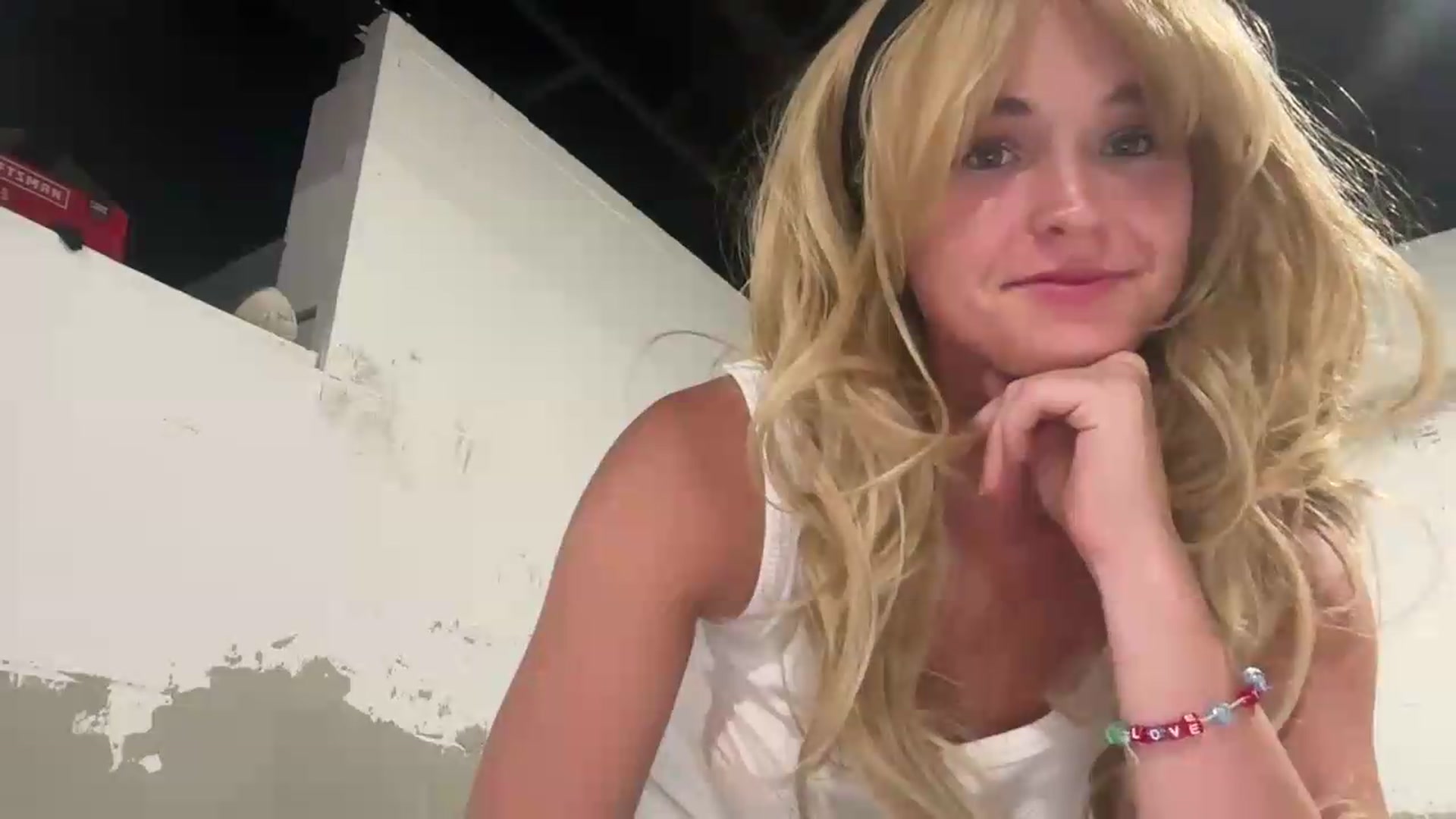 Gallery image thumbnail from Mazie's myfreecams stream on, 08/12/2026, 23:07 image 16 of 20