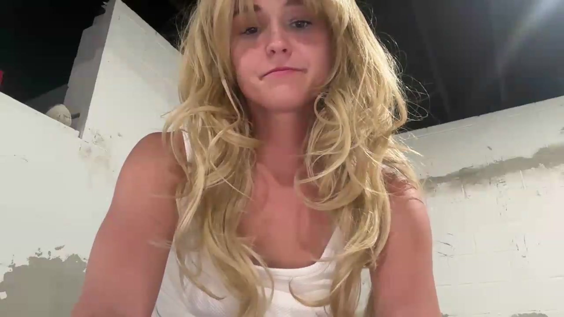 Gallery image thumbnail from Mazie's myfreecams stream on, 08/12/2026, 23:25 image 14 of 20