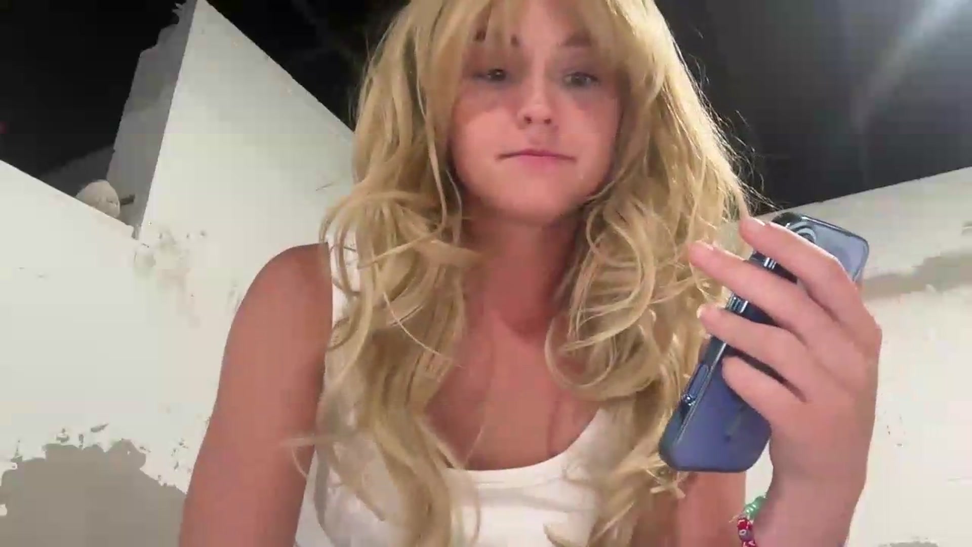Gallery image thumbnail from Mazie's myfreecams stream on, 08/12/2026, 23:25 image 17 of 20