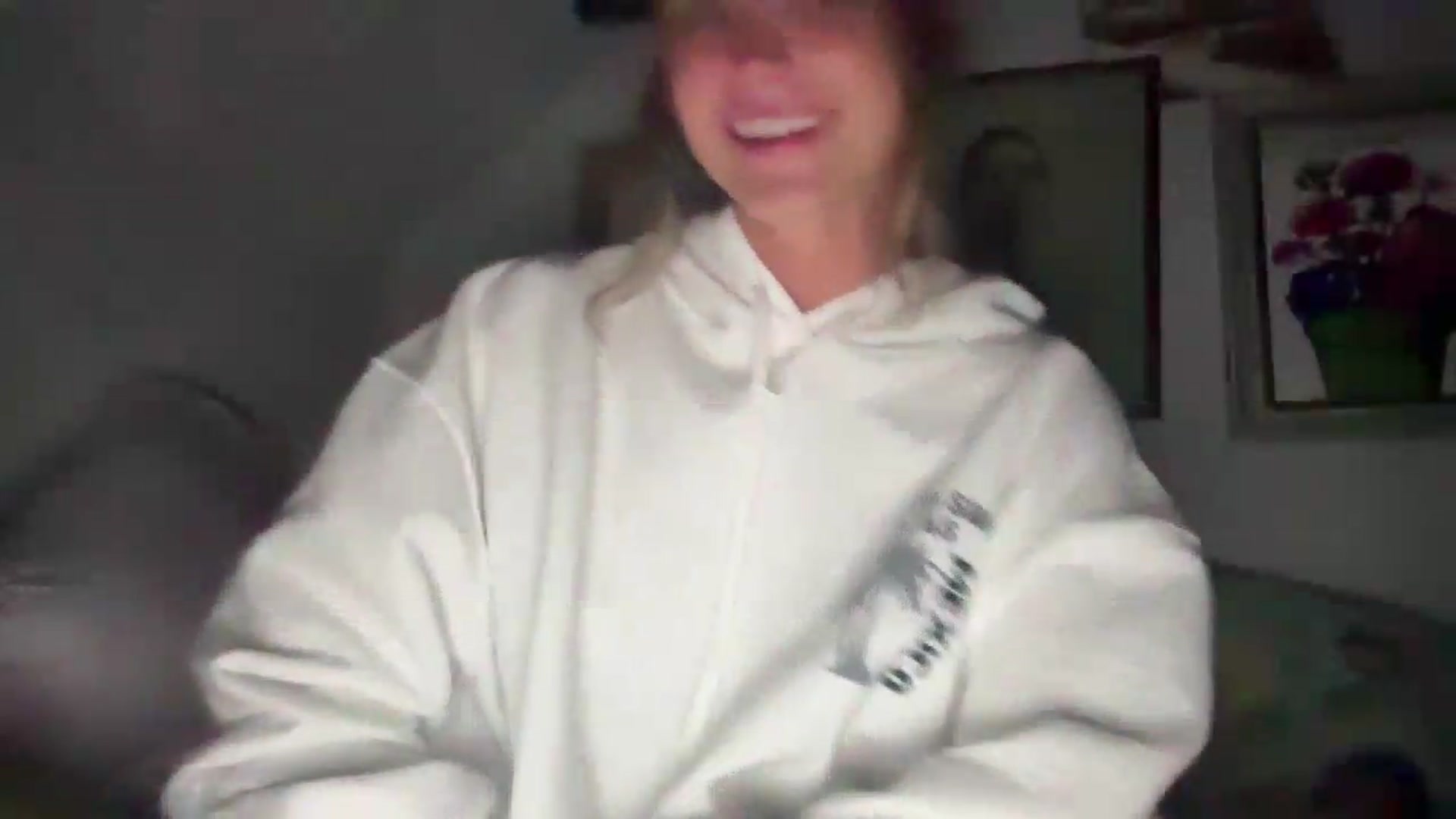Gallery image thumbnail from Mazie's myfreecams stream on, 08/27/2026, 02:40 image 2 of 20