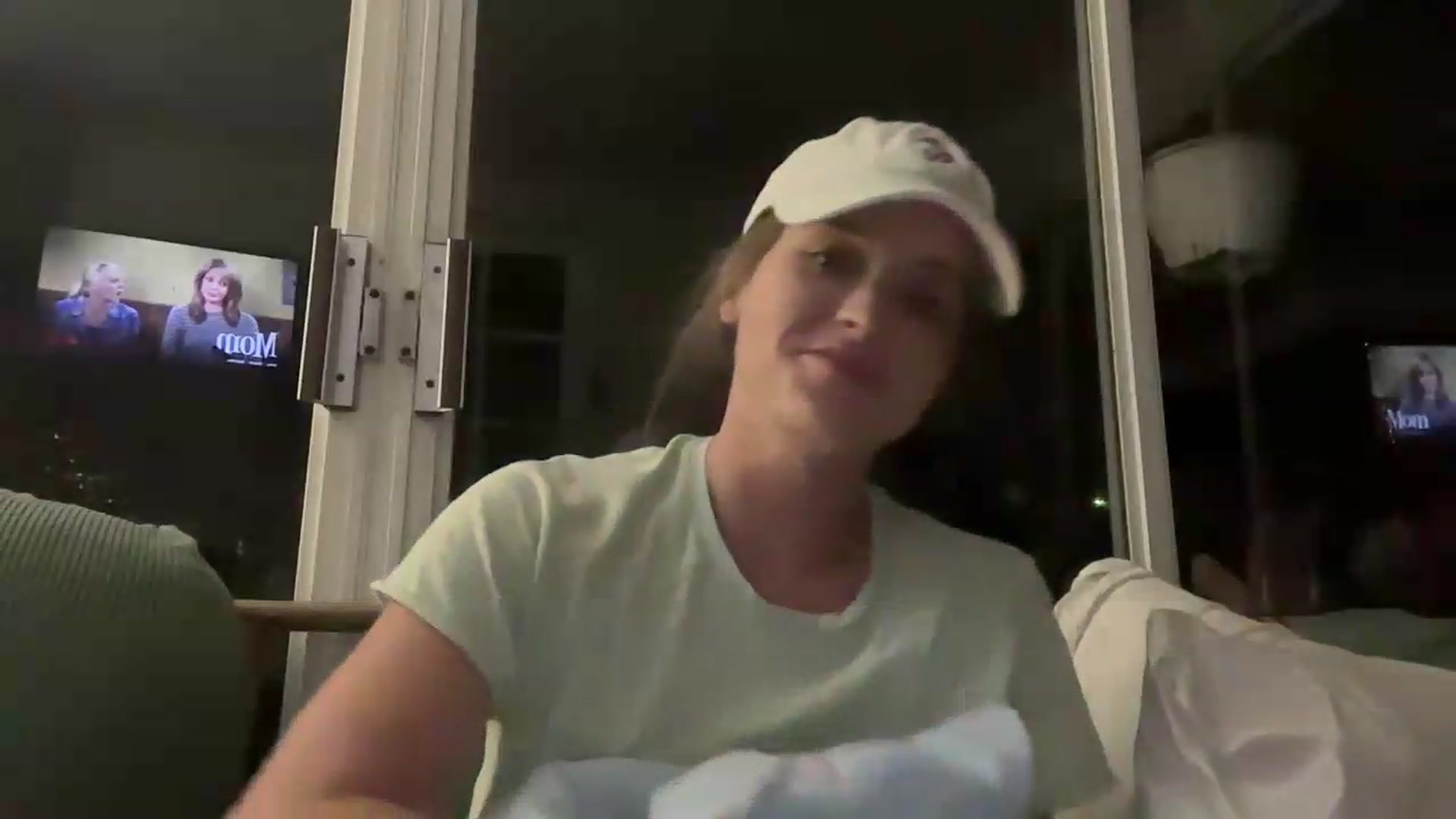 Gallery image thumbnail from Mazie's myfreecams stream on, 08/28/2026, 03:32 image 9 of 20