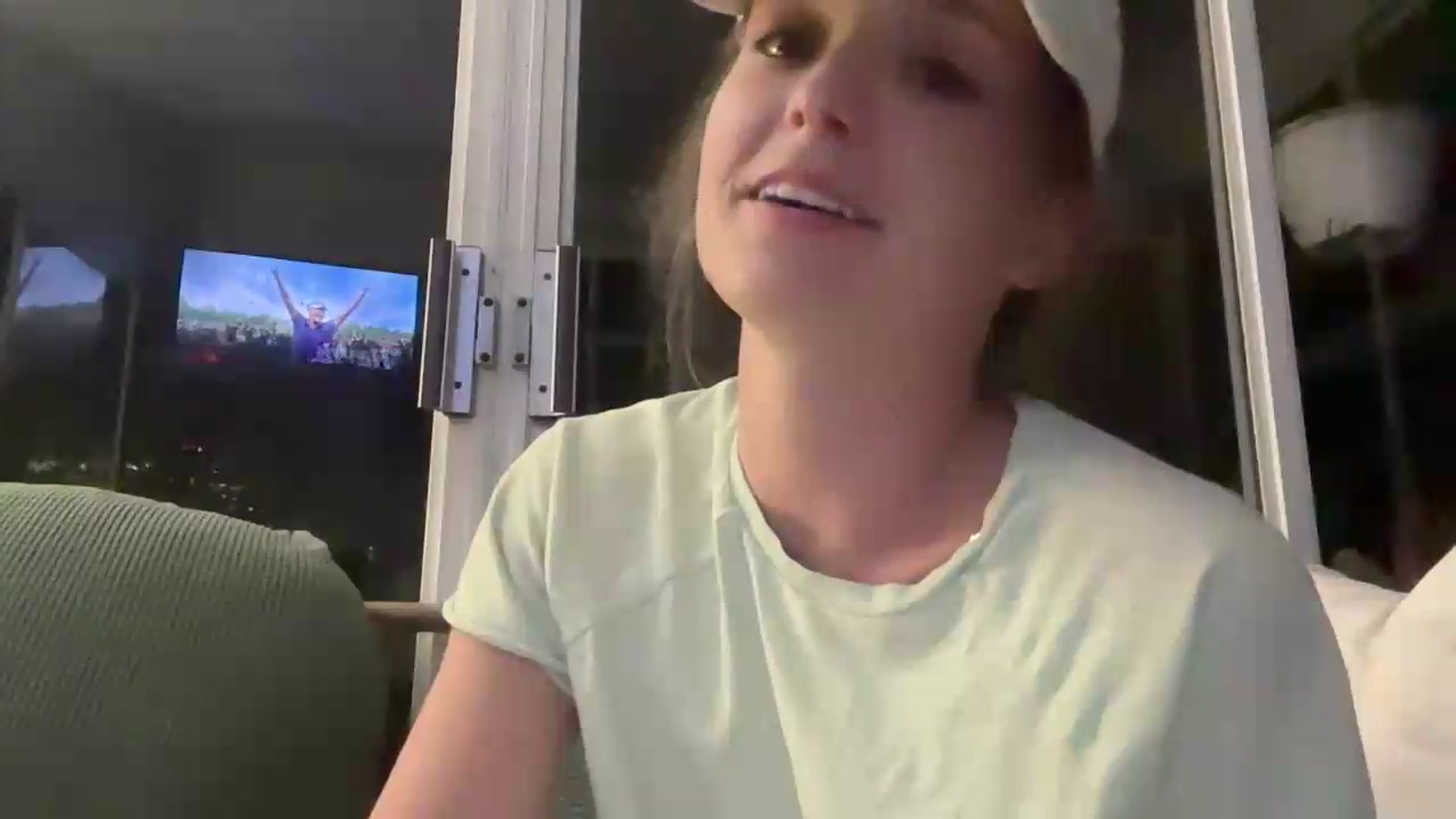 Gallery image thumbnail from Mazie's myfreecams stream on, 08/28/2026, 03:32 image 16 of 20