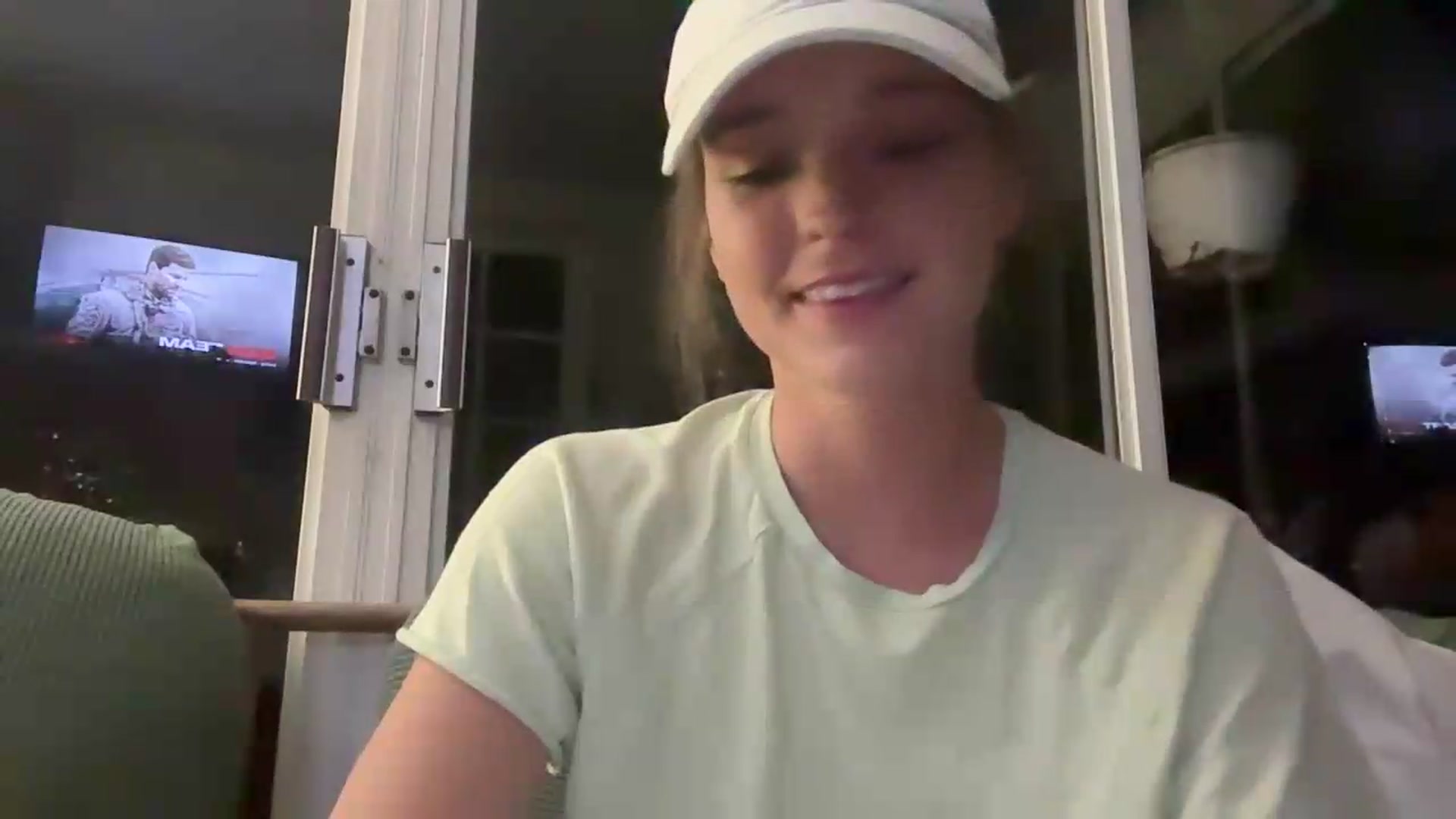 Gallery image thumbnail from Mazie's myfreecams stream on, 08/28/2026, 03:32 image 11 of 20