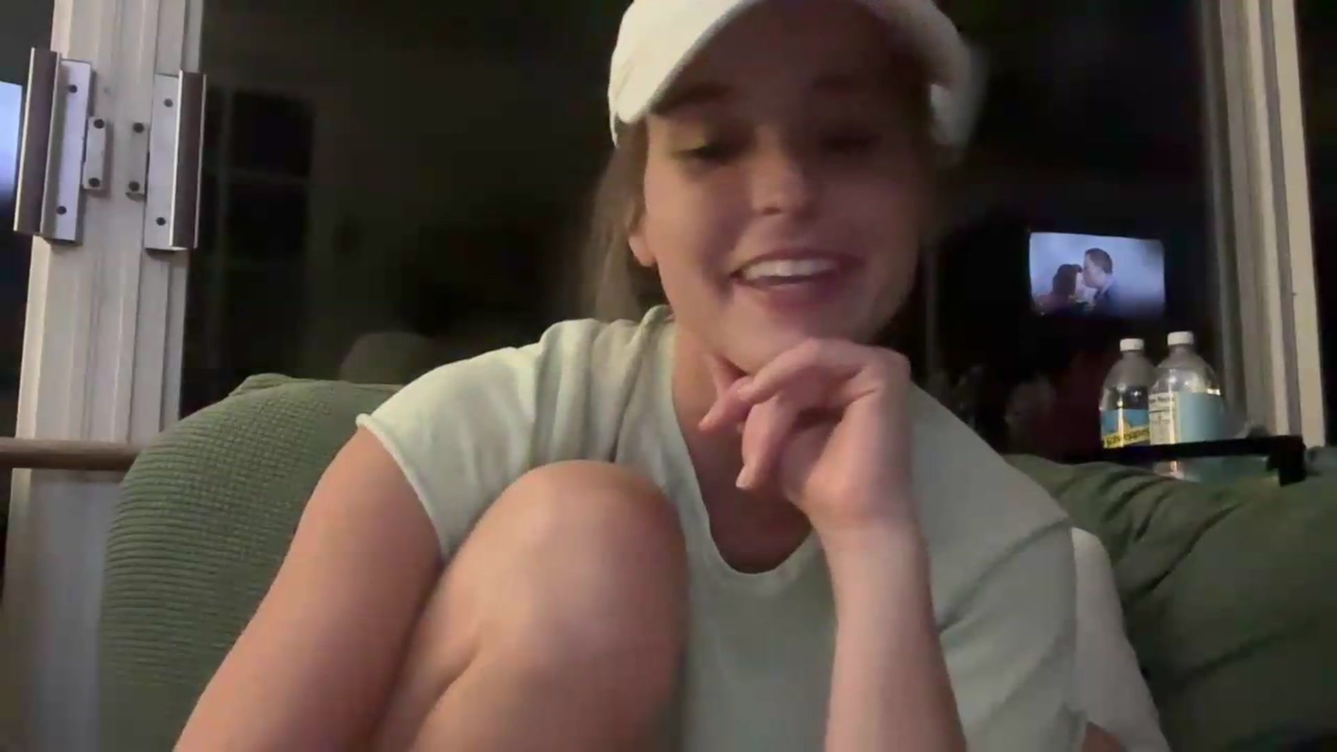 Gallery image thumbnail from Mazie's myfreecams stream on, 08/28/2026, 03:32 image 3 of 20