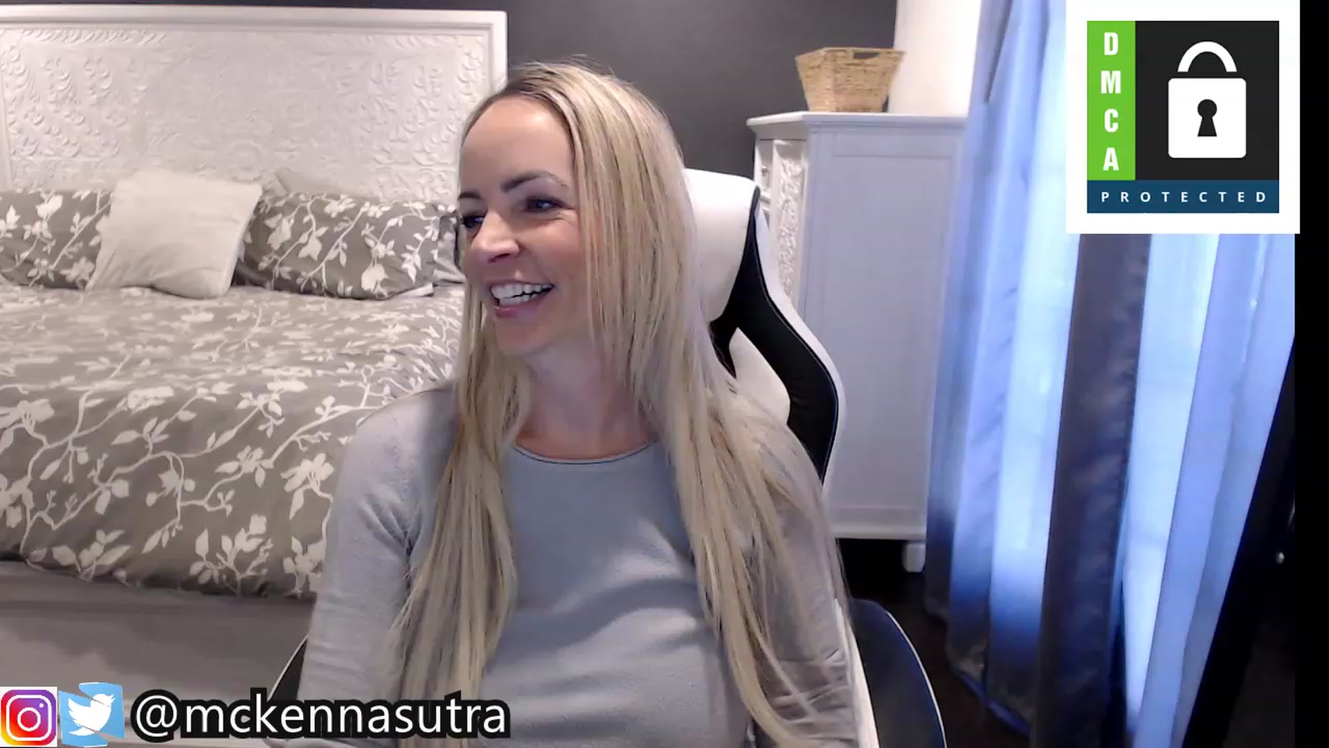 Gallery image thumbnail from Mckennasutra's myfreecams stream on, 11/26/2022, 18:34 image 17 of 20