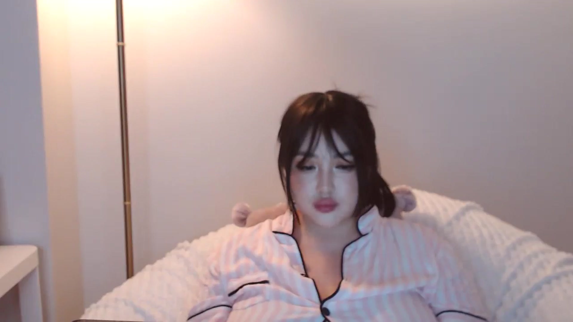 Gallery image thumbnail from MeLONsTherapy's myfreecams stream on, 08/26/2025, 12:59 image 5 of 20