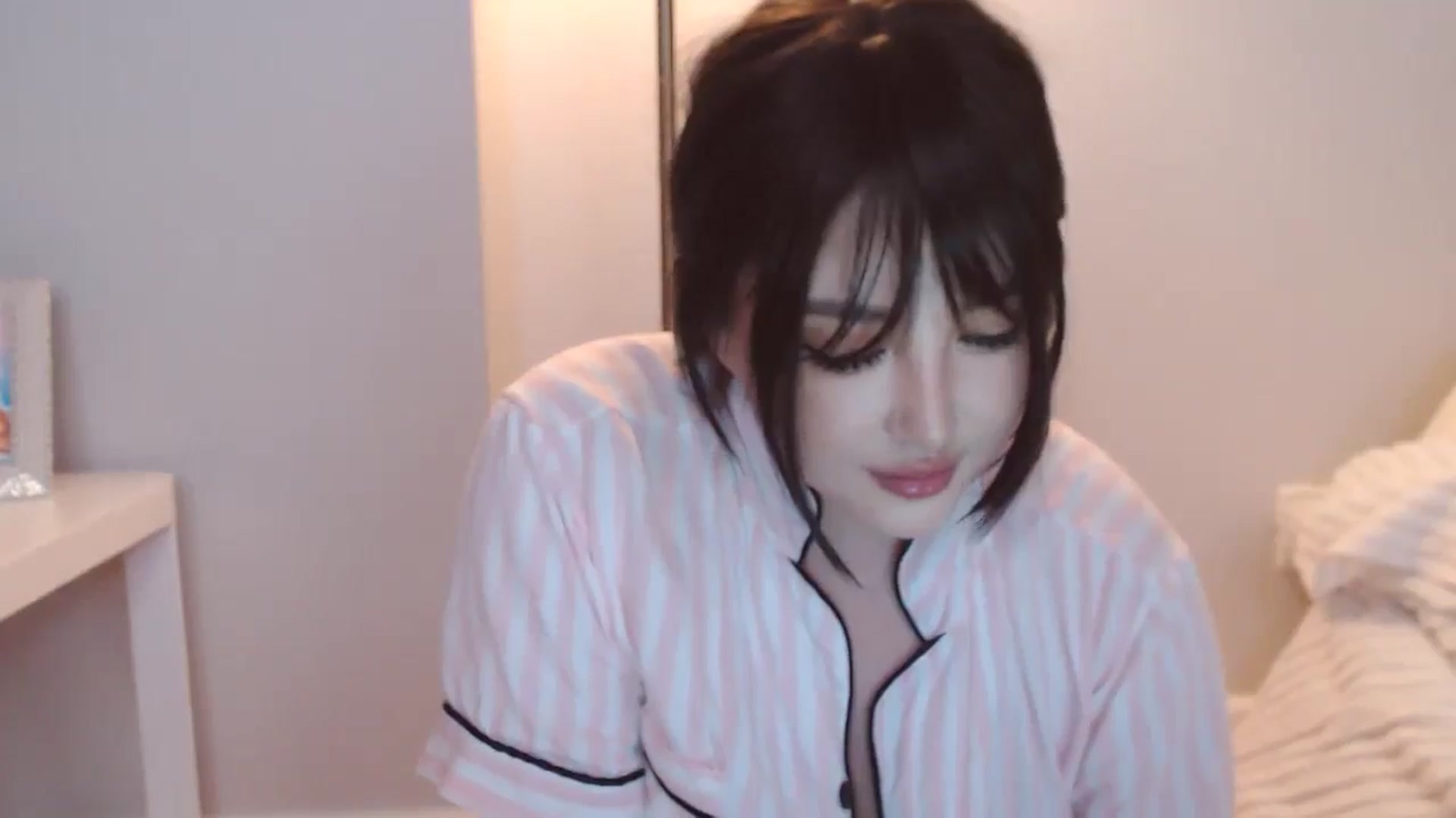 Gallery image thumbnail from MeLONsTherapy's myfreecams stream on, 08/26/2025, 13:53 image 12 of 20