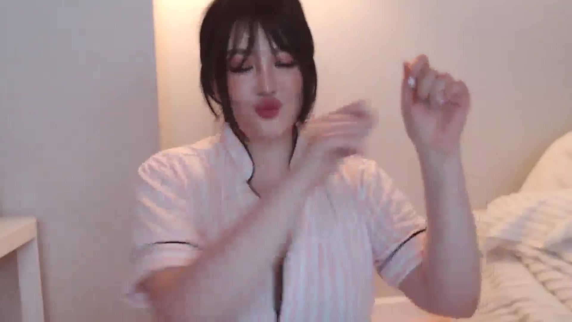 Gallery image thumbnail from MeLONsTherapy's myfreecams stream on, 08/26/2025, 13:53 image 2 of 20