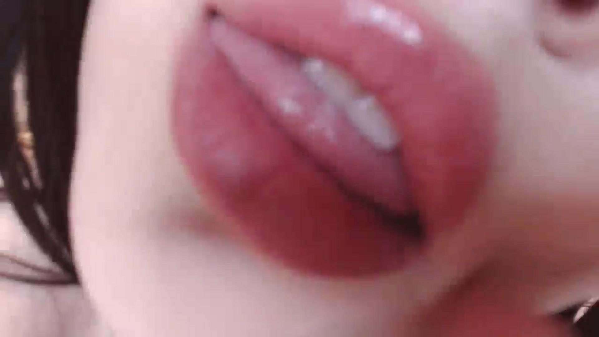 Gallery image thumbnail from MeLONsTherapy's myfreecams stream on, 09/15/2025, 12:52 image 9 of 20