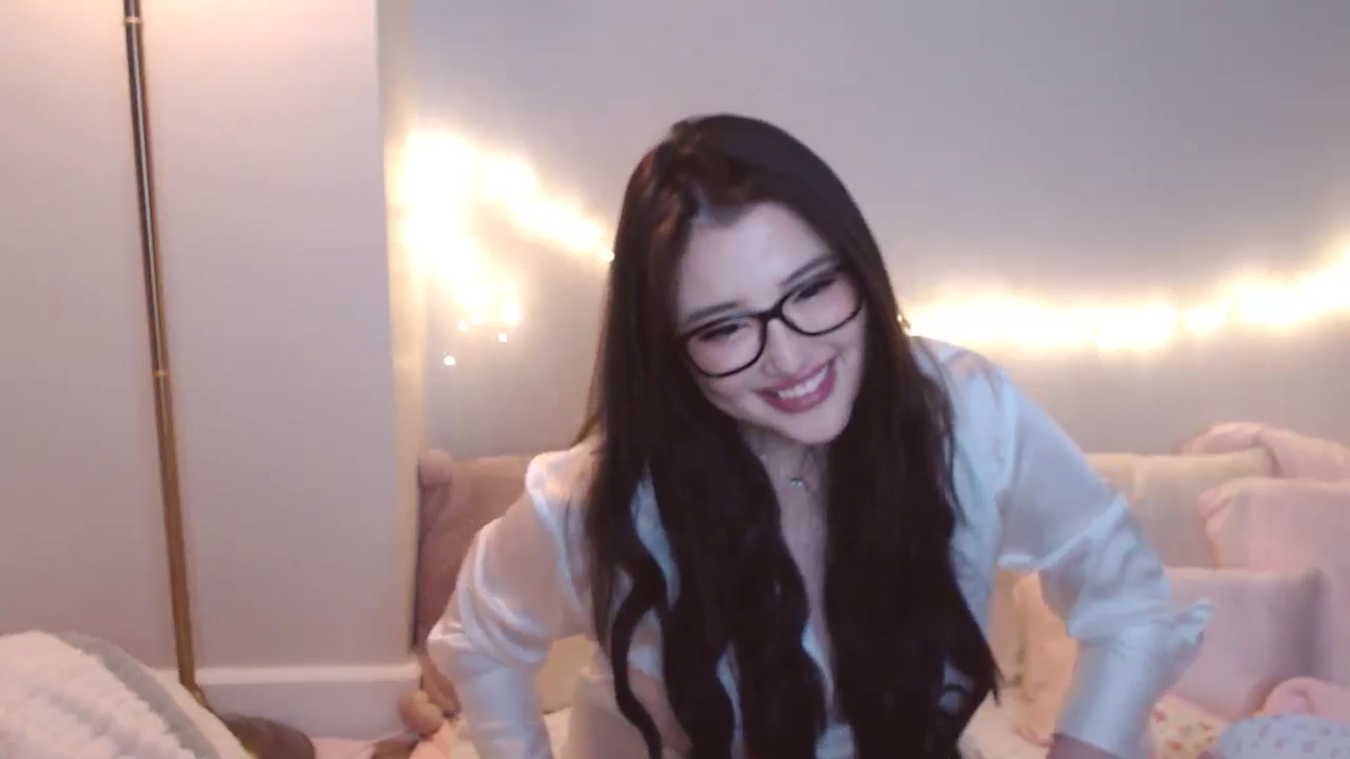 Gallery image thumbnail from MeLONsTherapy's myfreecams stream on, 11/30/2025, 21:03 image 6 of 20