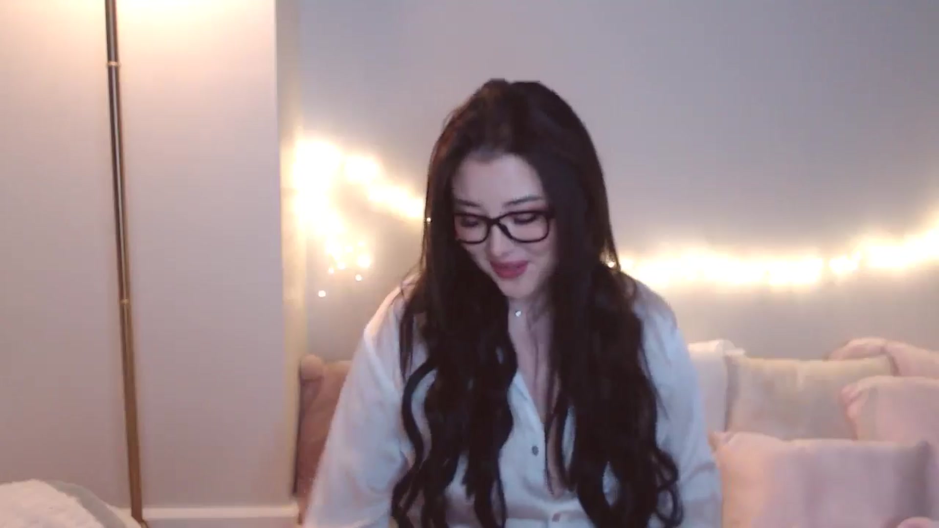 Gallery image thumbnail from MeLONsTherapy's myfreecams stream on, 11/30/2025, 21:03 image 3 of 20