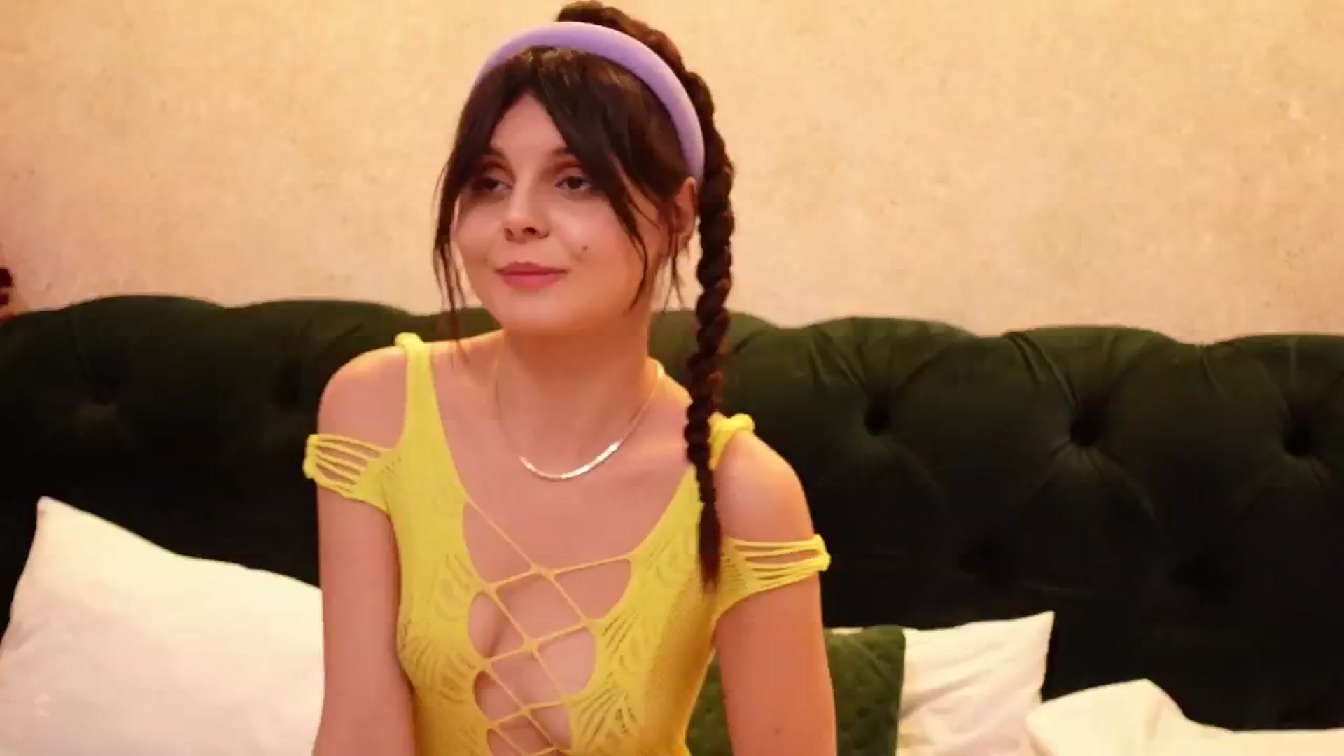 Gallery image thumbnail from Me_Eleonora's myfreecams stream on, 12/27/2024, 15:10 image 3 of 20