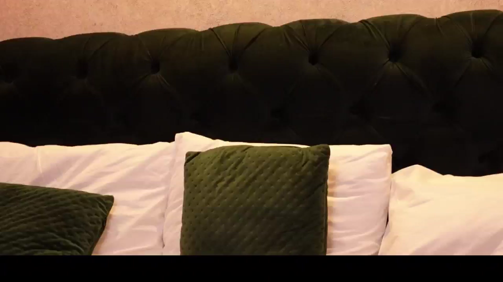 Gallery image thumbnail from Me_Eleonora's myfreecams stream on, 12/31/2024, 15:07 image 12 of 20