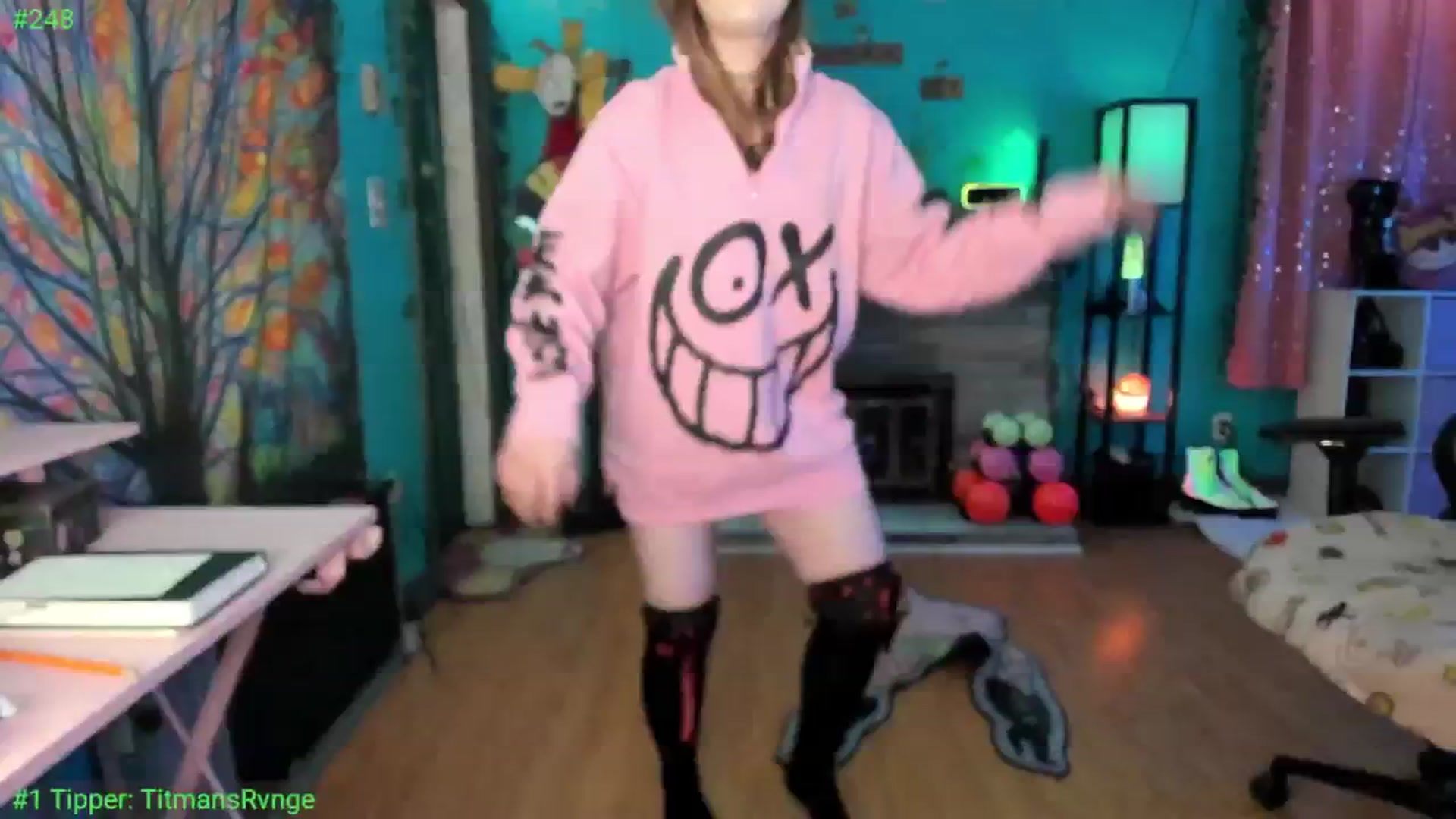 Gallery image thumbnail from MediogreMaya's myfreecams stream on, 09/25/2025, 09:22 image 15 of 20