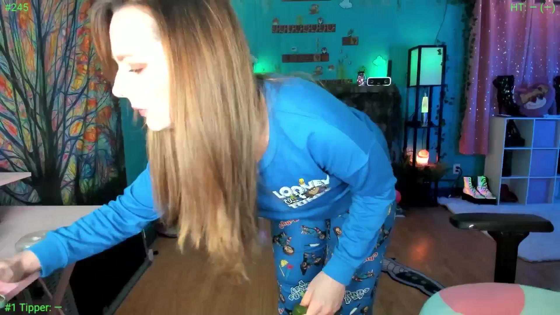 Gallery image thumbnail from MediogreMaya's myfreecams stream on, 09/29/2025, 08:03 image 12 of 20