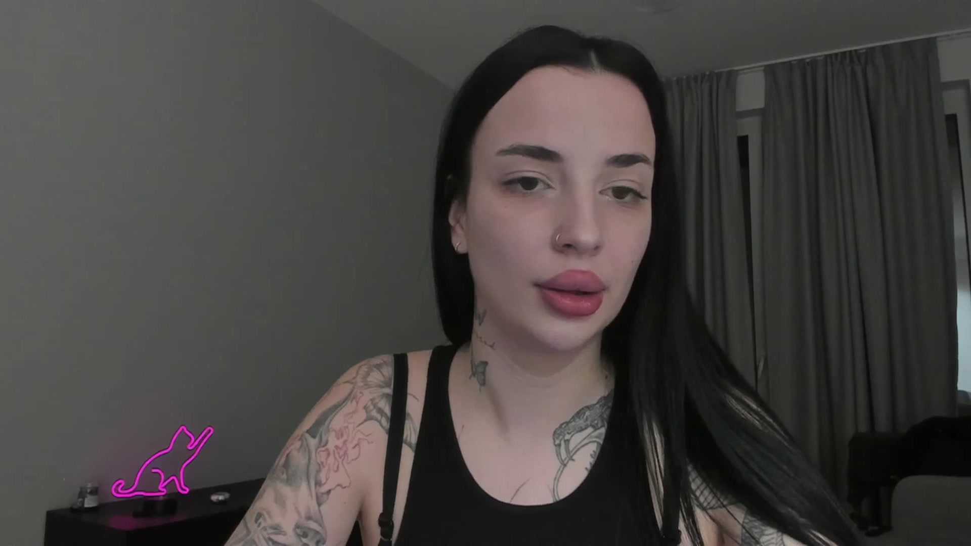 Gallery image thumbnail from MedisonbBlue's myfreecams stream on, 03/26/2025, 19:19 image 10 of 20