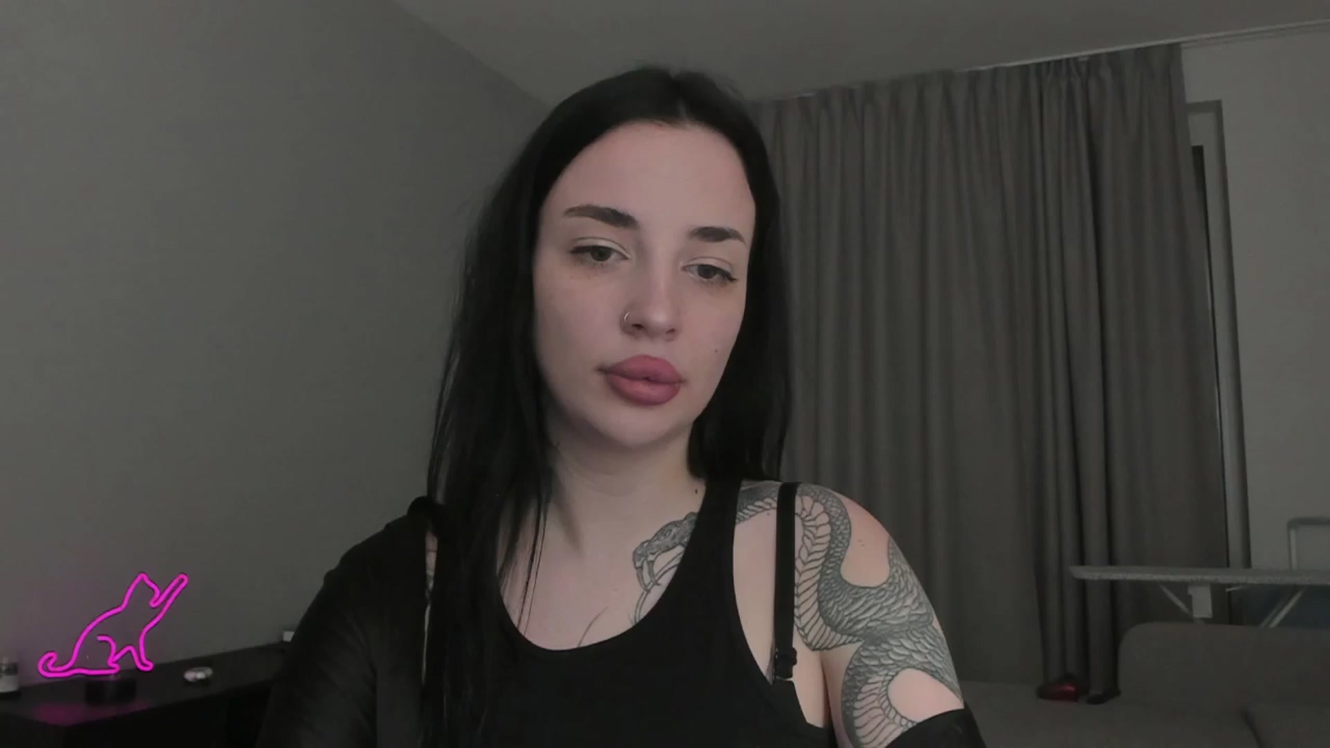 Gallery image thumbnail from MedisonbBlue's myfreecams stream on, 03/27/2025, 18:30 image 6 of 20