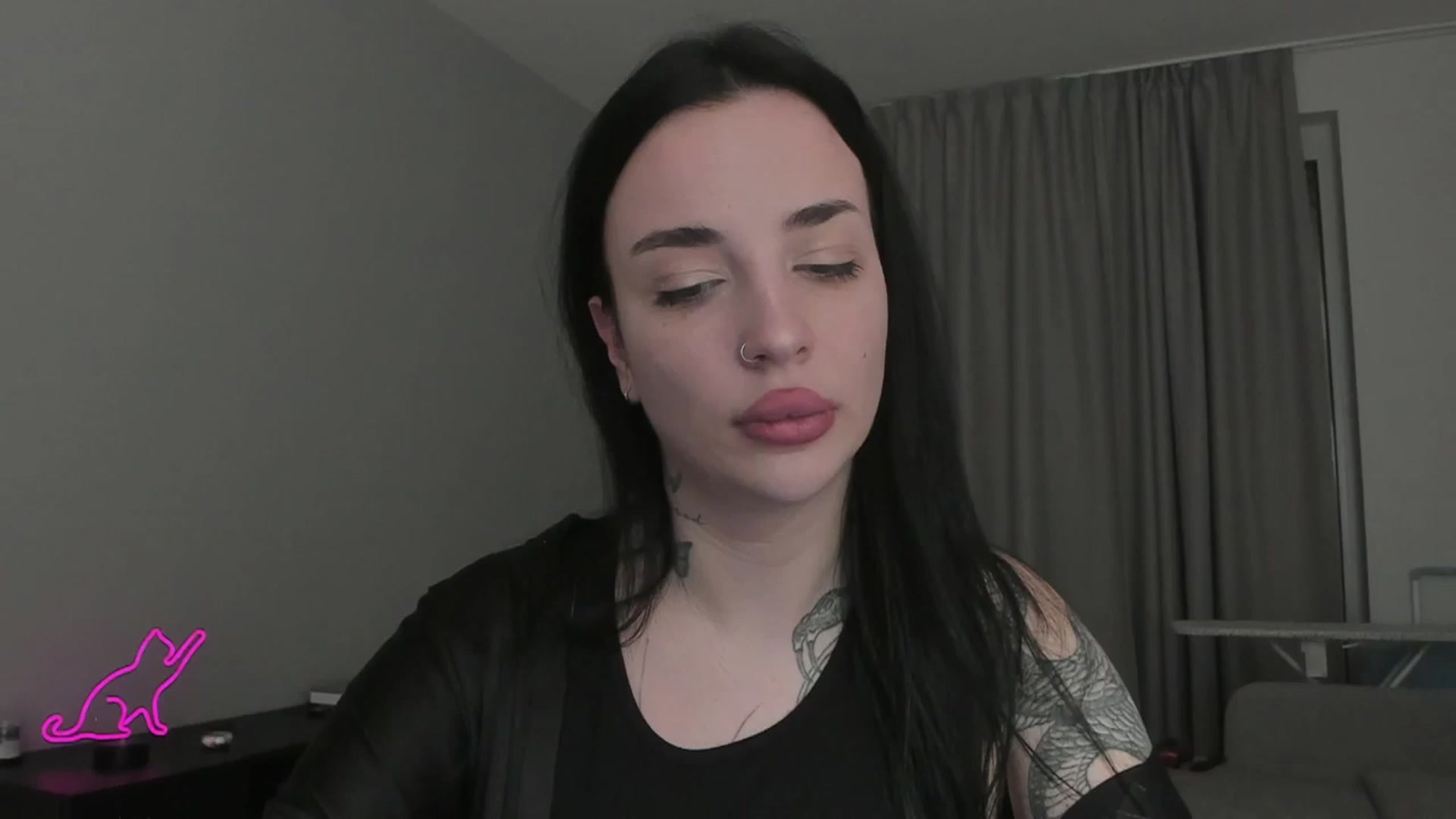 Gallery image thumbnail from MedisonbBlue's myfreecams stream on, 03/27/2025, 18:30 image 12 of 20