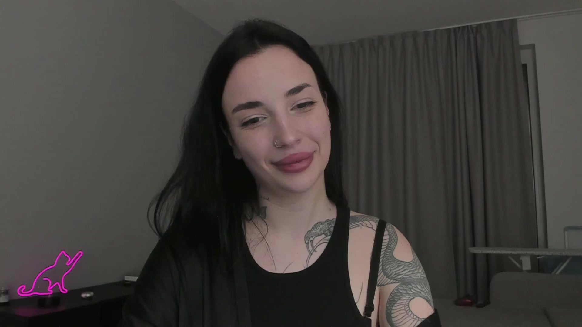 Gallery image thumbnail from MedisonbBlue's myfreecams stream on, 03/27/2025, 18:30 image 15 of 20