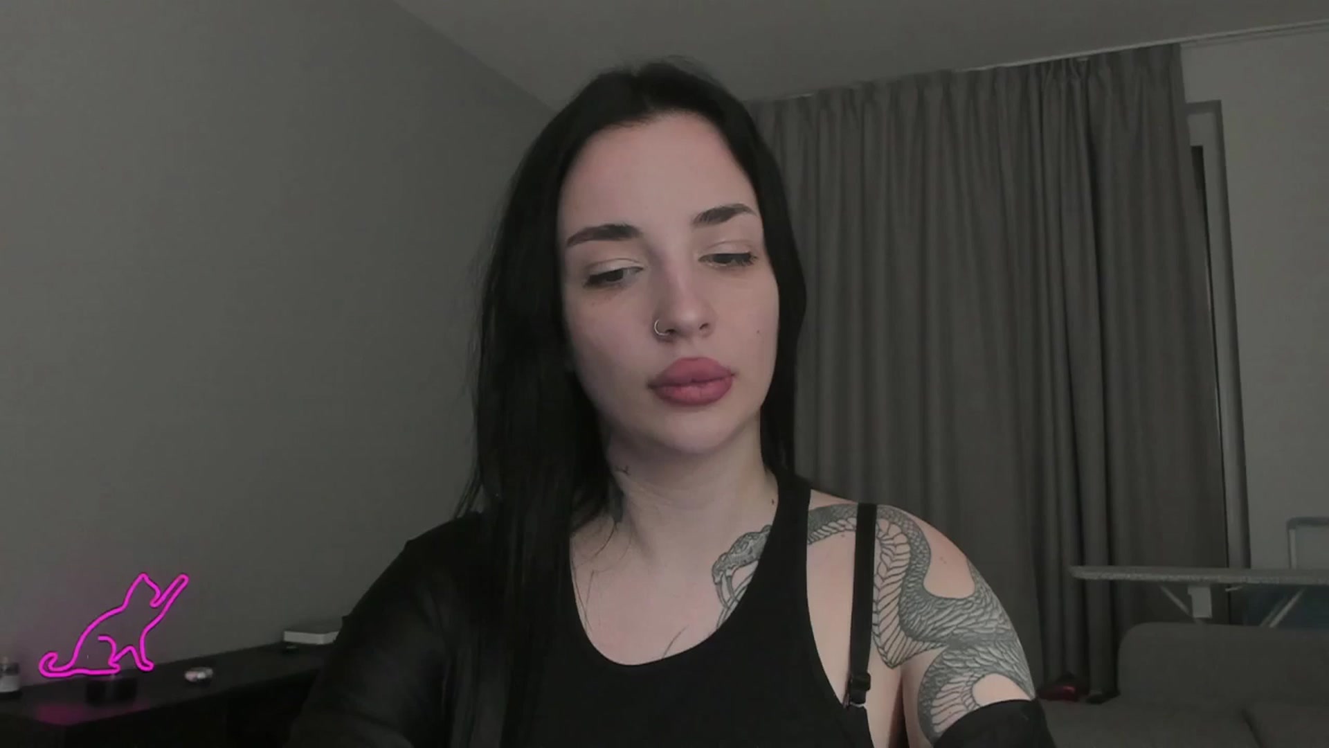 Gallery image thumbnail from MedisonbBlue's myfreecams stream on, 03/27/2025, 18:30 image 10 of 20